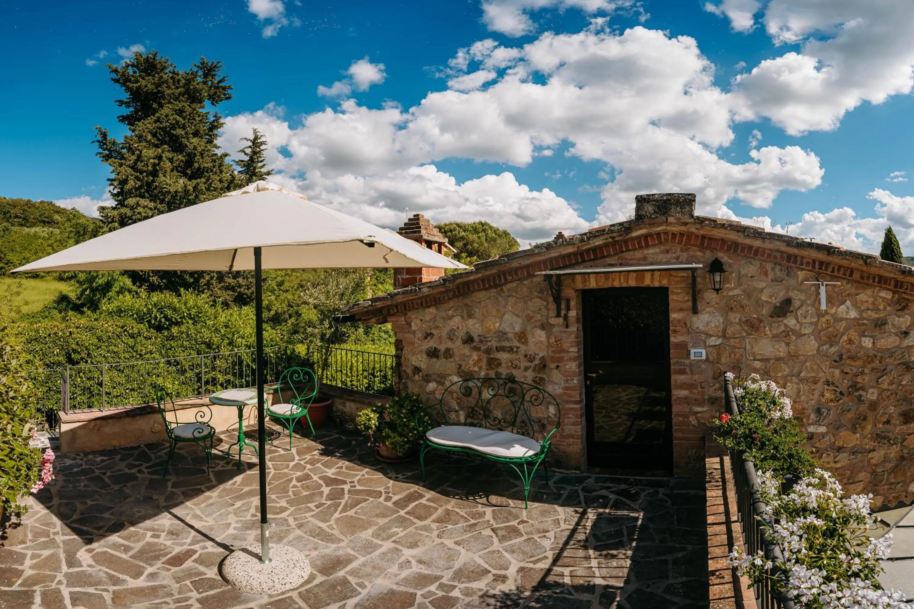 Patio in Borgo Il Poggiaccio Residenza Turistico Alberghiera