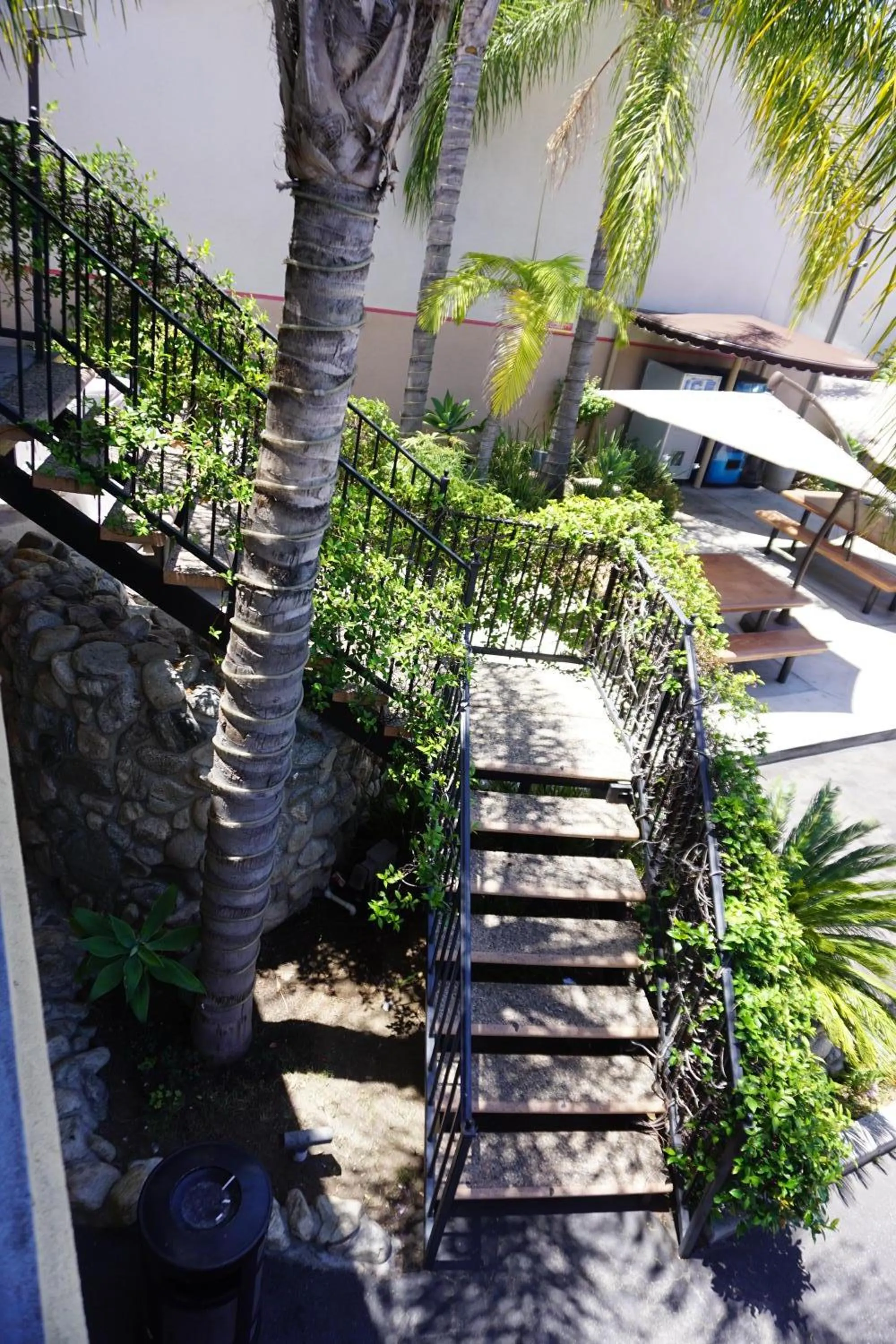 Property building in Casa Bella Inn Downtown LA