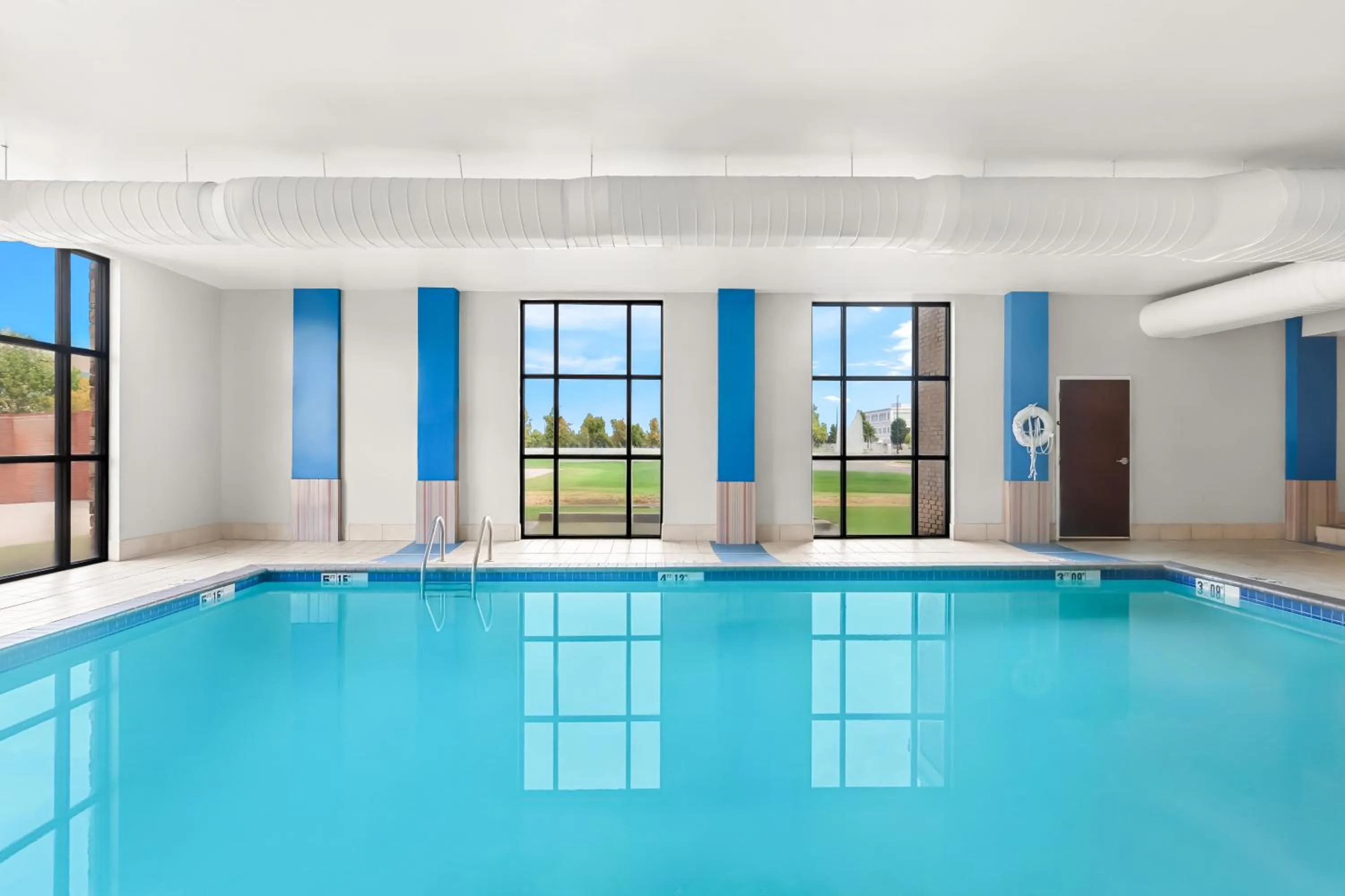 Pool view in Four Points by Sheraton Oklahoma City Quail Springs