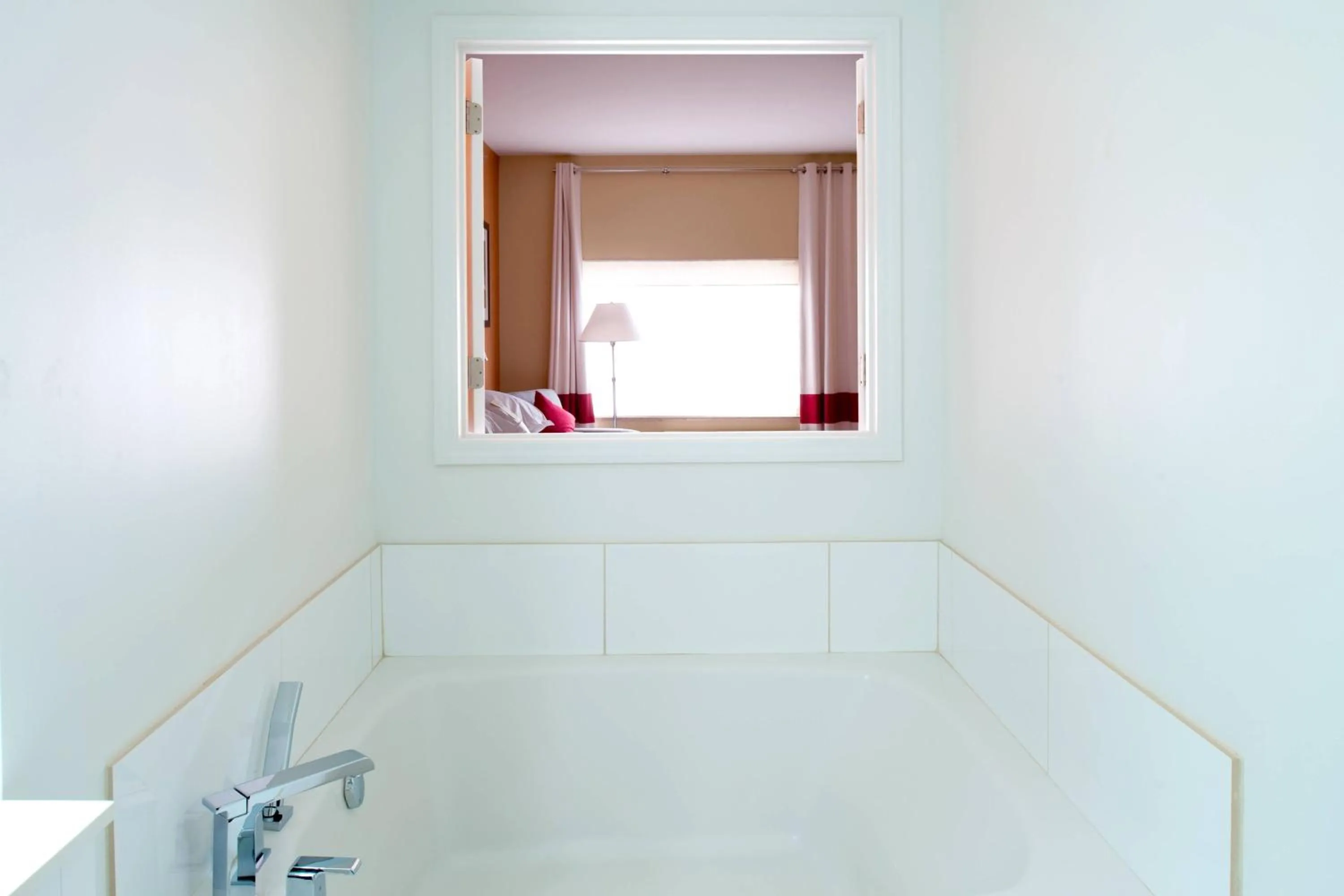 Photo of the whole room in Four Points by Sheraton Oklahoma City Quail Springs