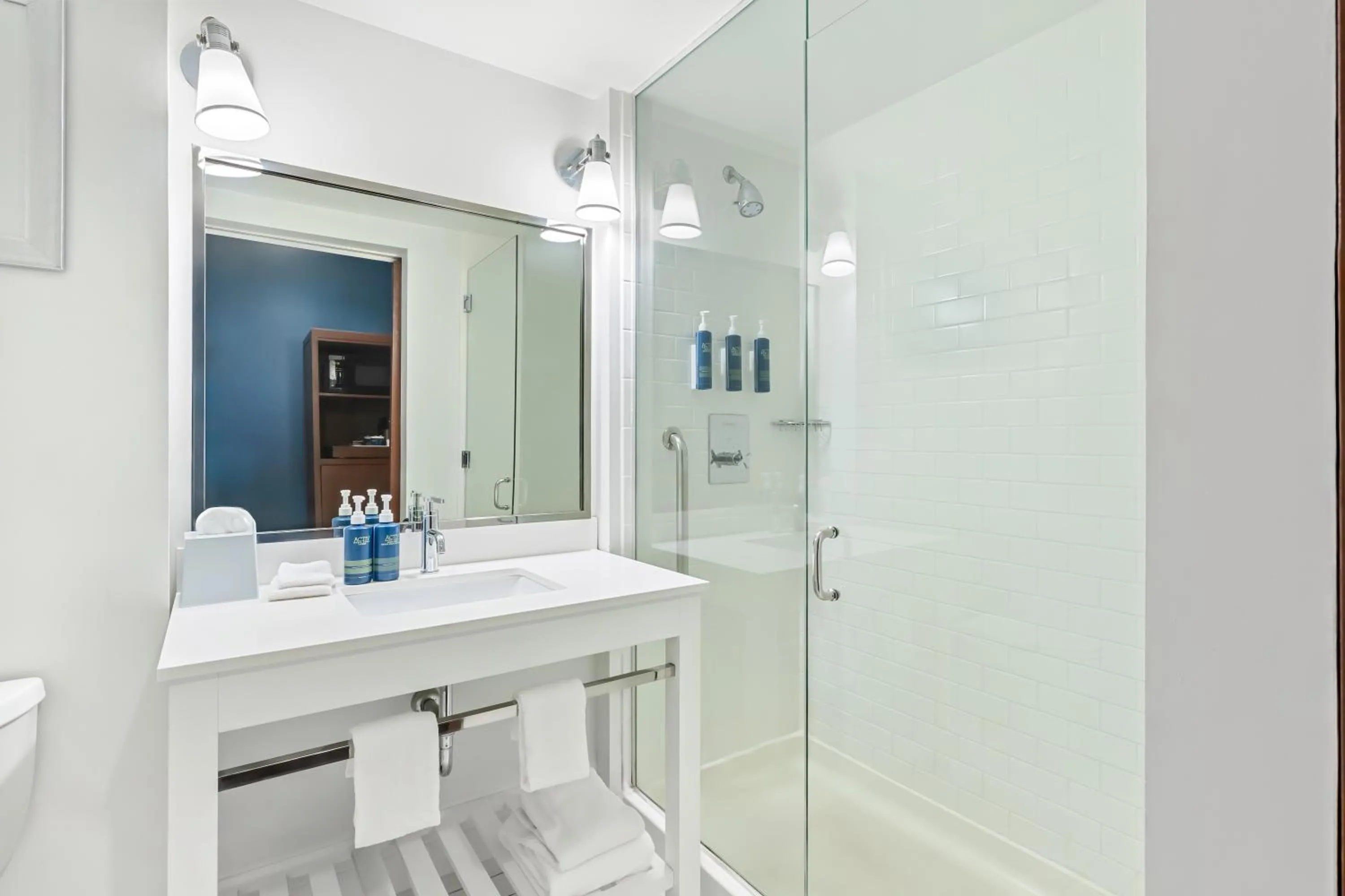 Bathroom in Four Points by Sheraton Oklahoma City Quail Springs