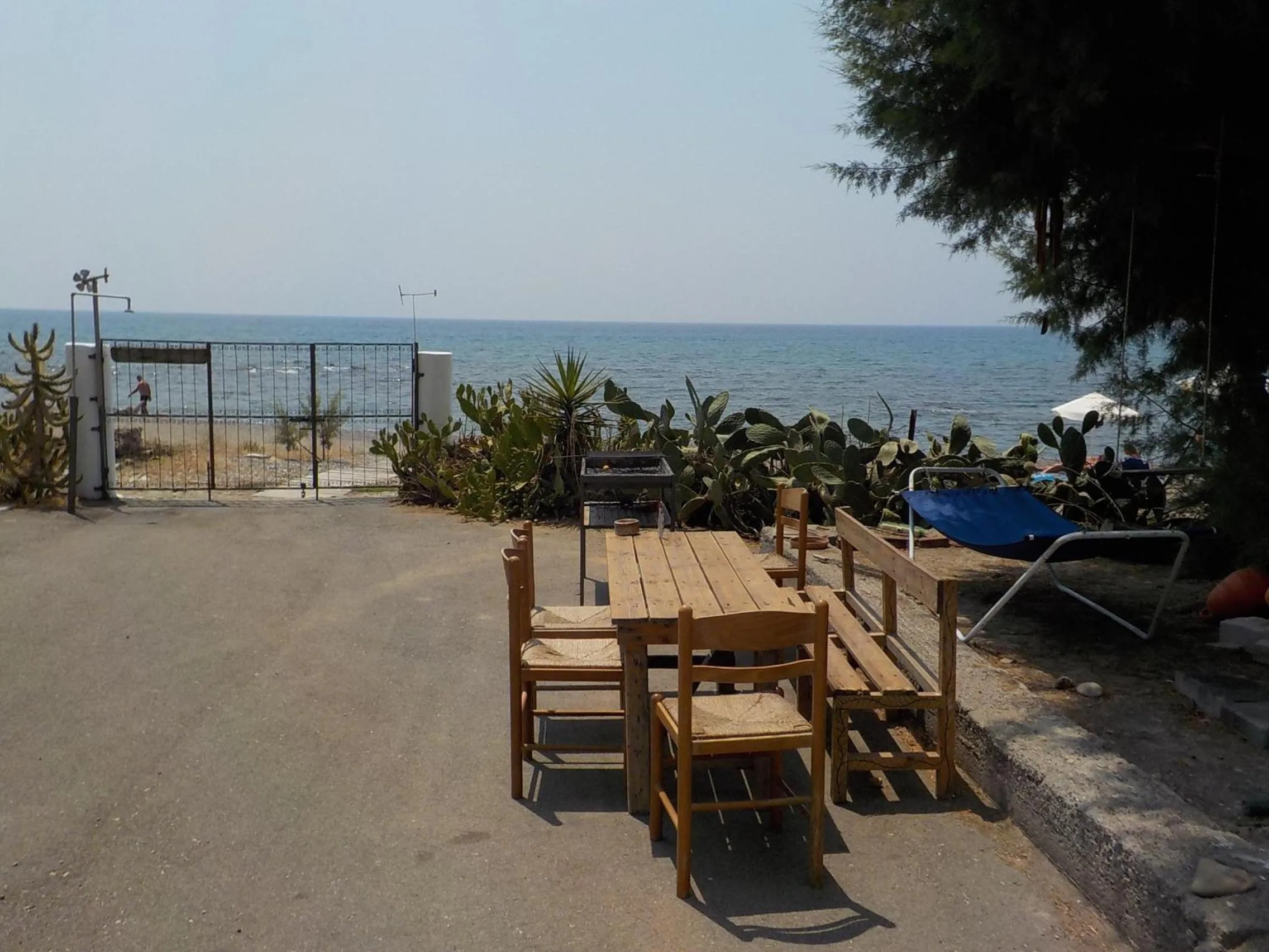 BBQ facilities in Mandorla Apartments