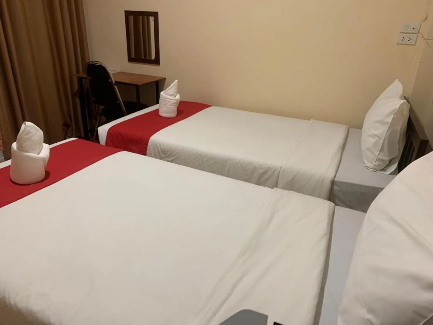 Bed in โรงแรมแอมไอม่อน - Am Amoonds Hotel