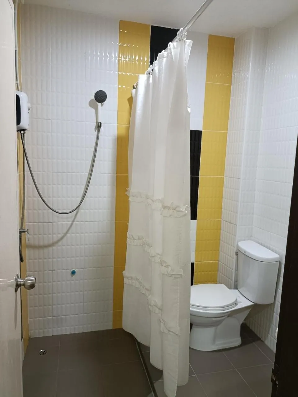 Bathroom in โรงแรมแอมไอม่อน - Am Amoonds Hotel