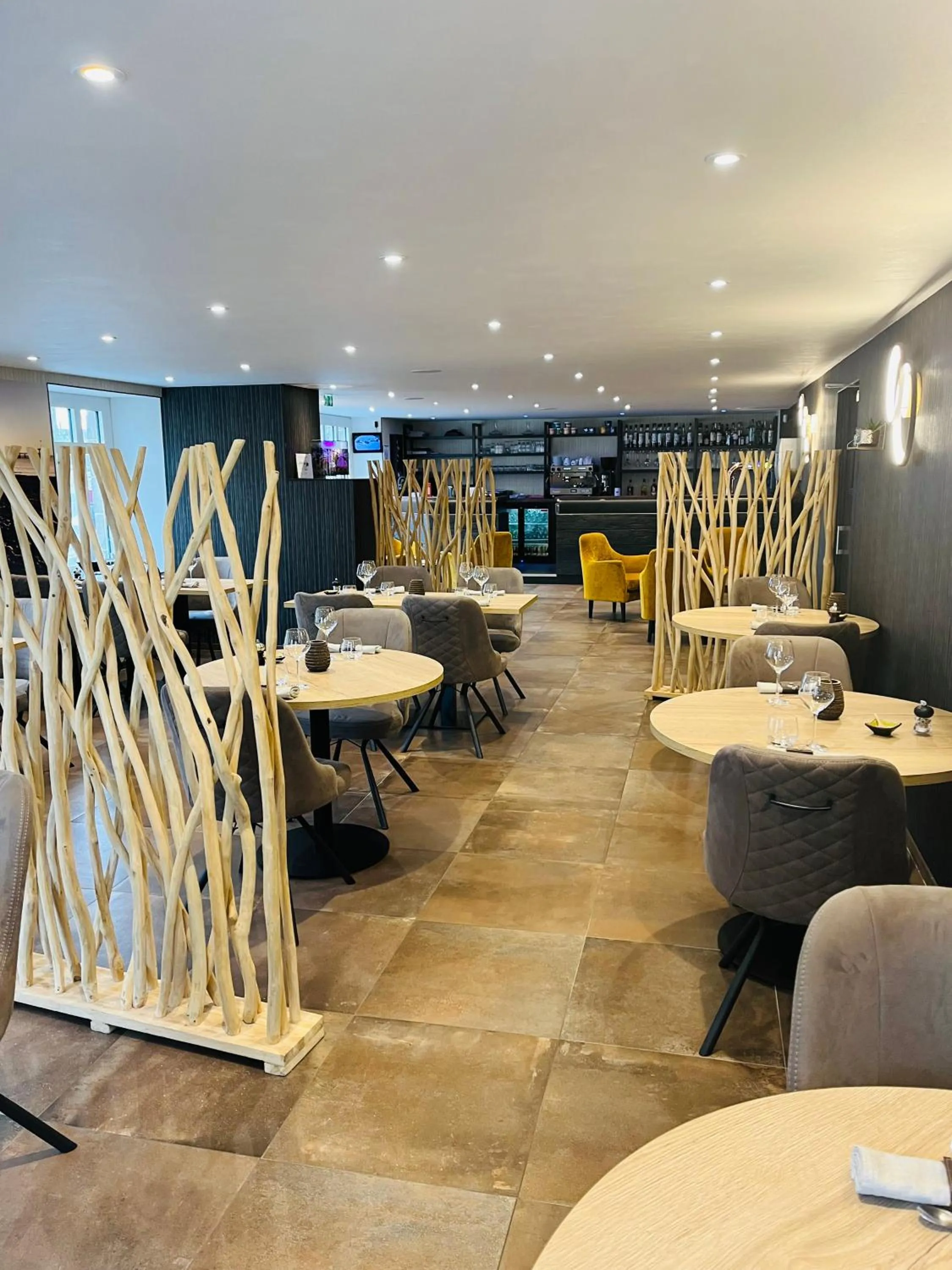 Restaurant/places to eat in Hotel Restaurant de la Marne