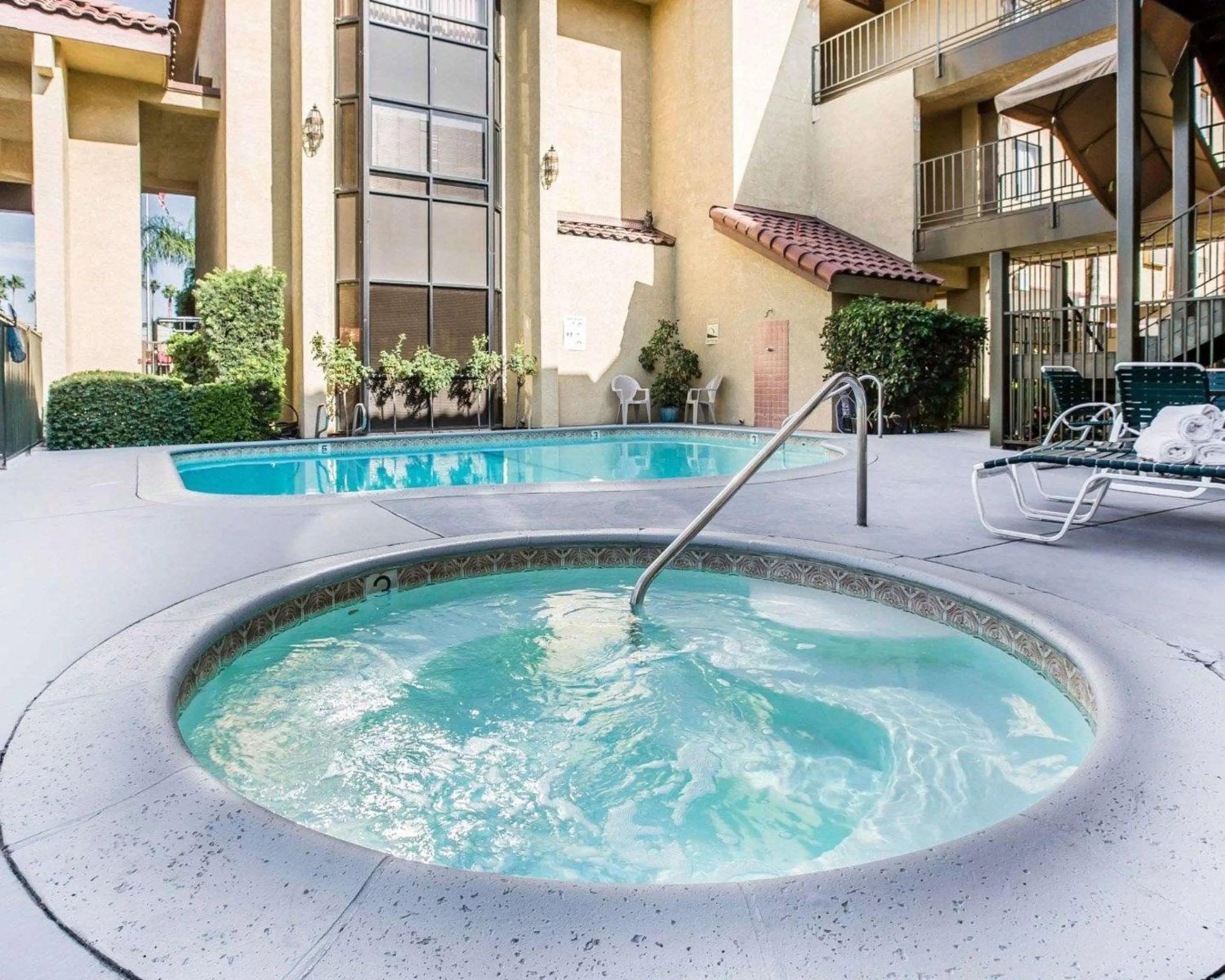 Pool view in California Inn and Suites Bakersfield
