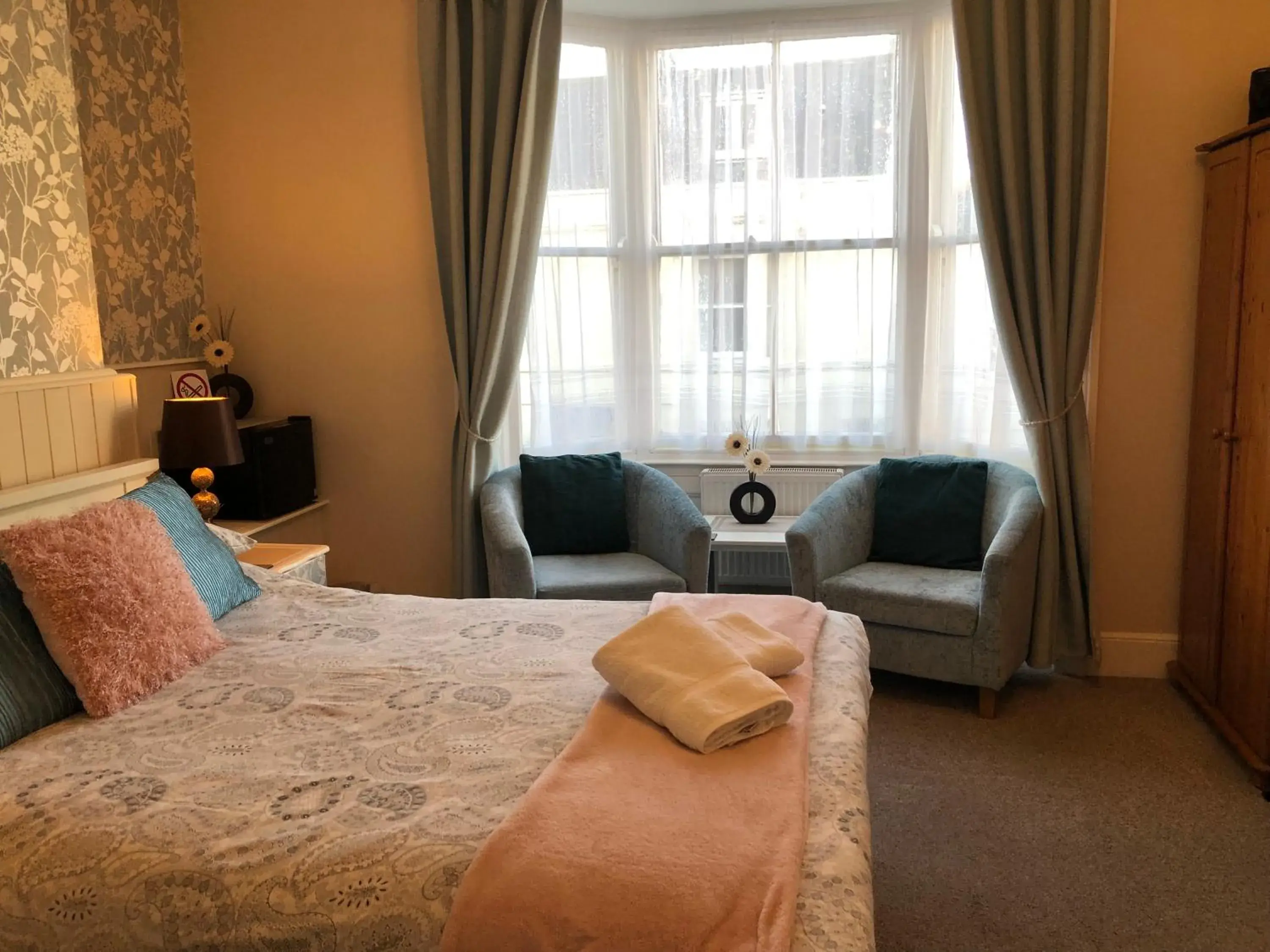 Superior Double Room - single occupancy - First Floor in Cornubia Guest House Superior Double Room - single occupancy - First Floor in Cornubia Guest House