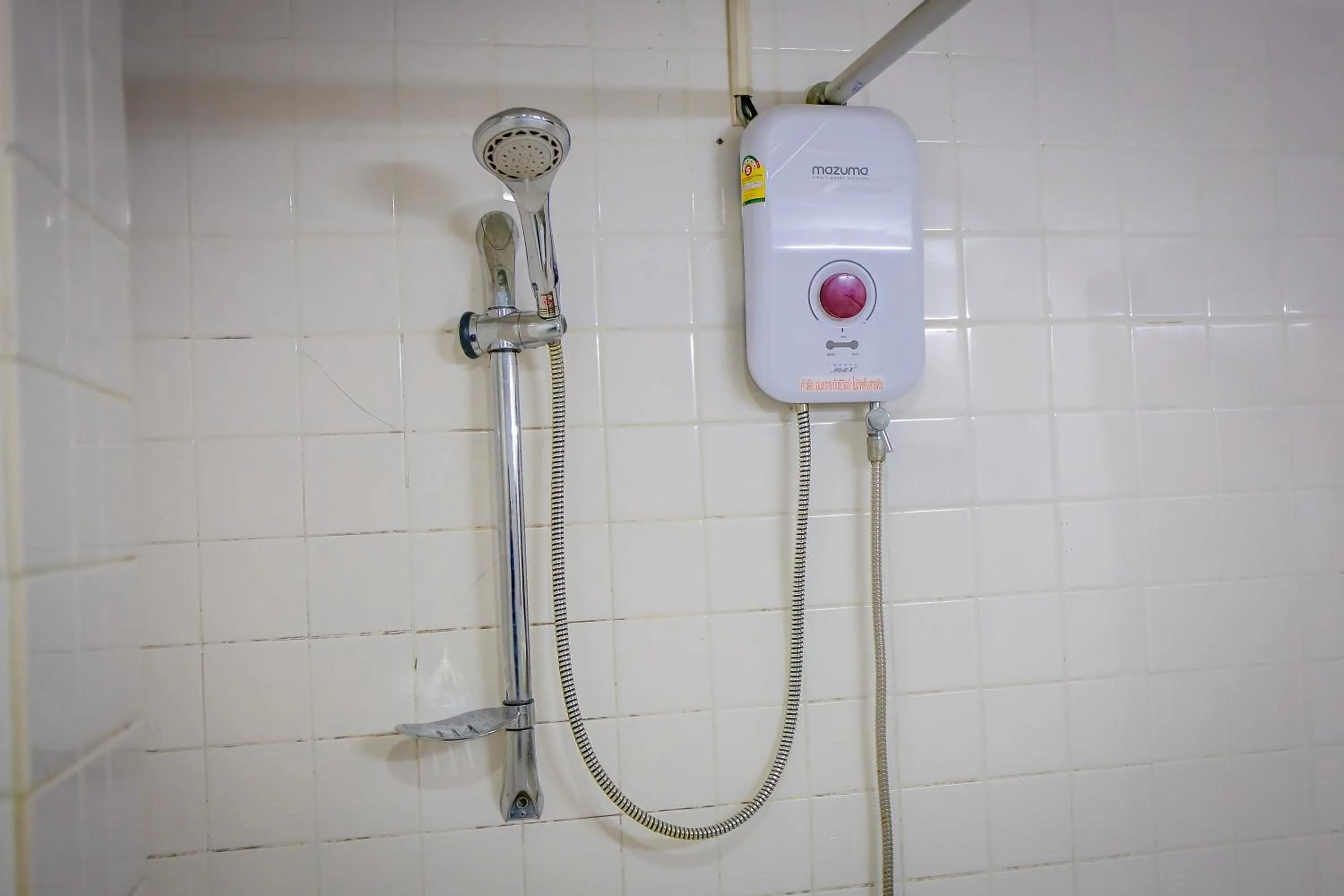 Bathroom in Lukmuang 2 Hotel