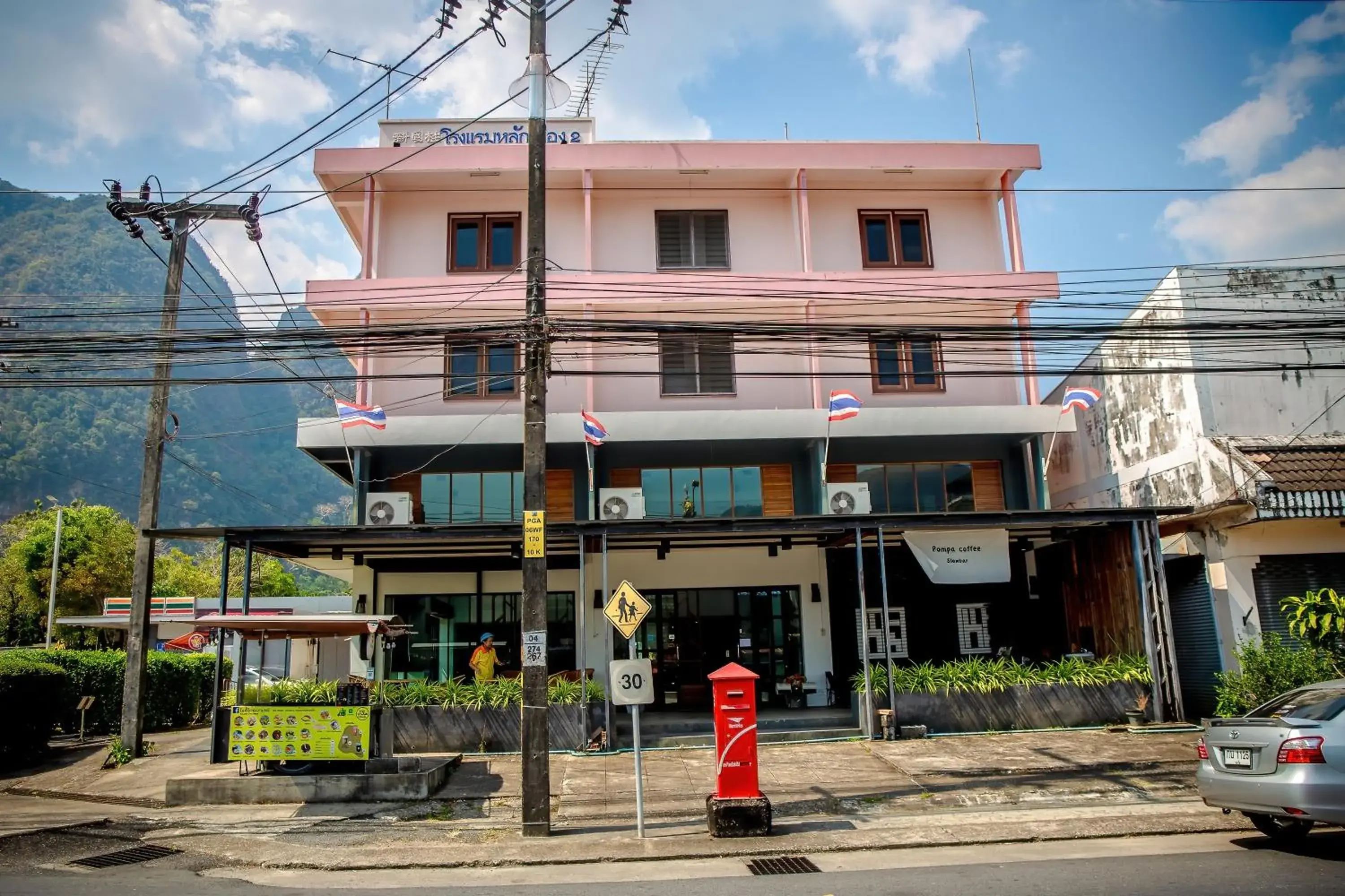 Property building in Lukmuang 2 Hotel Property building in Lukmuang 2 Hotel