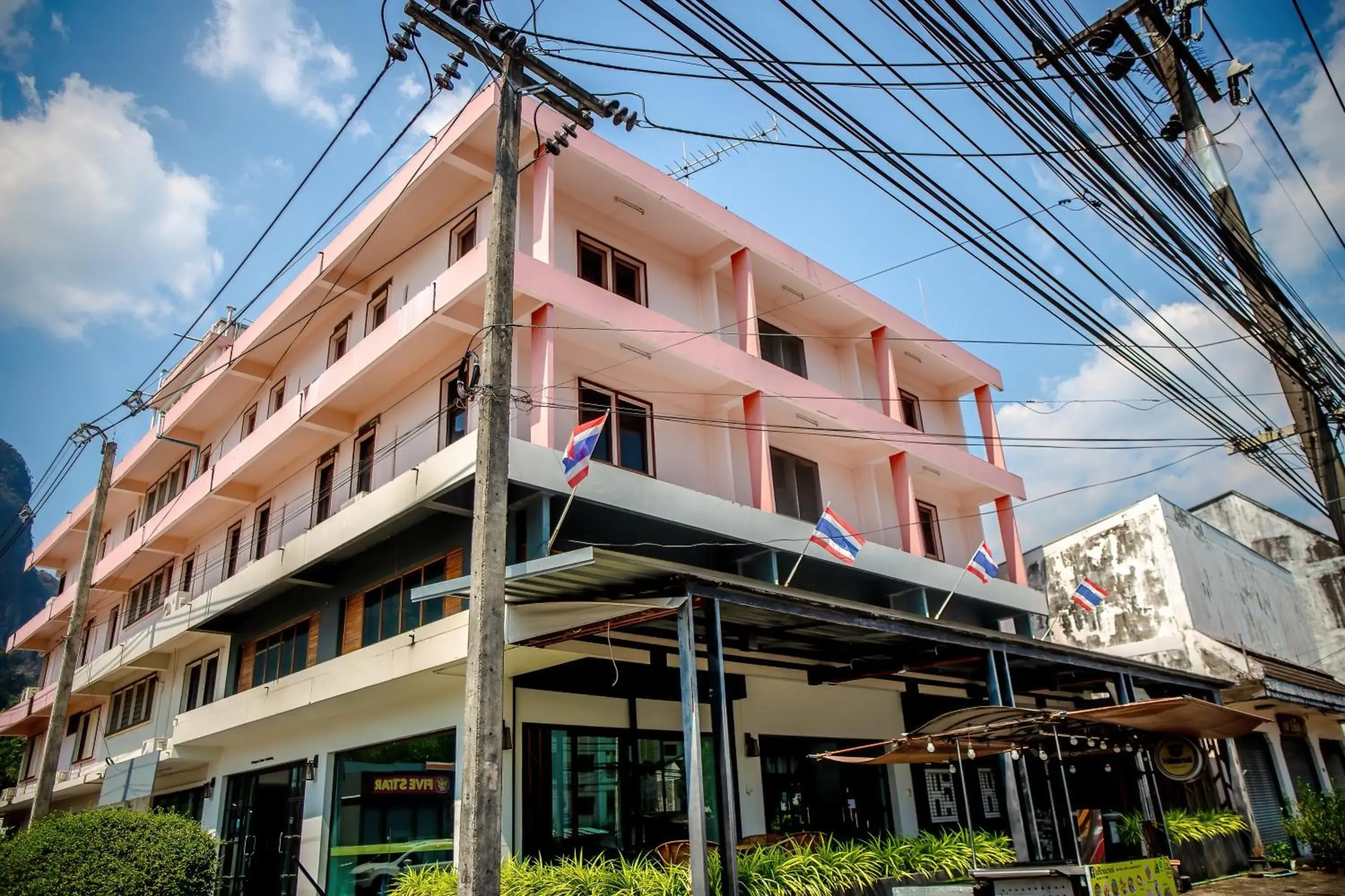 Property building in Lukmuang 2 Hotel Property building in Lukmuang 2 Hotel