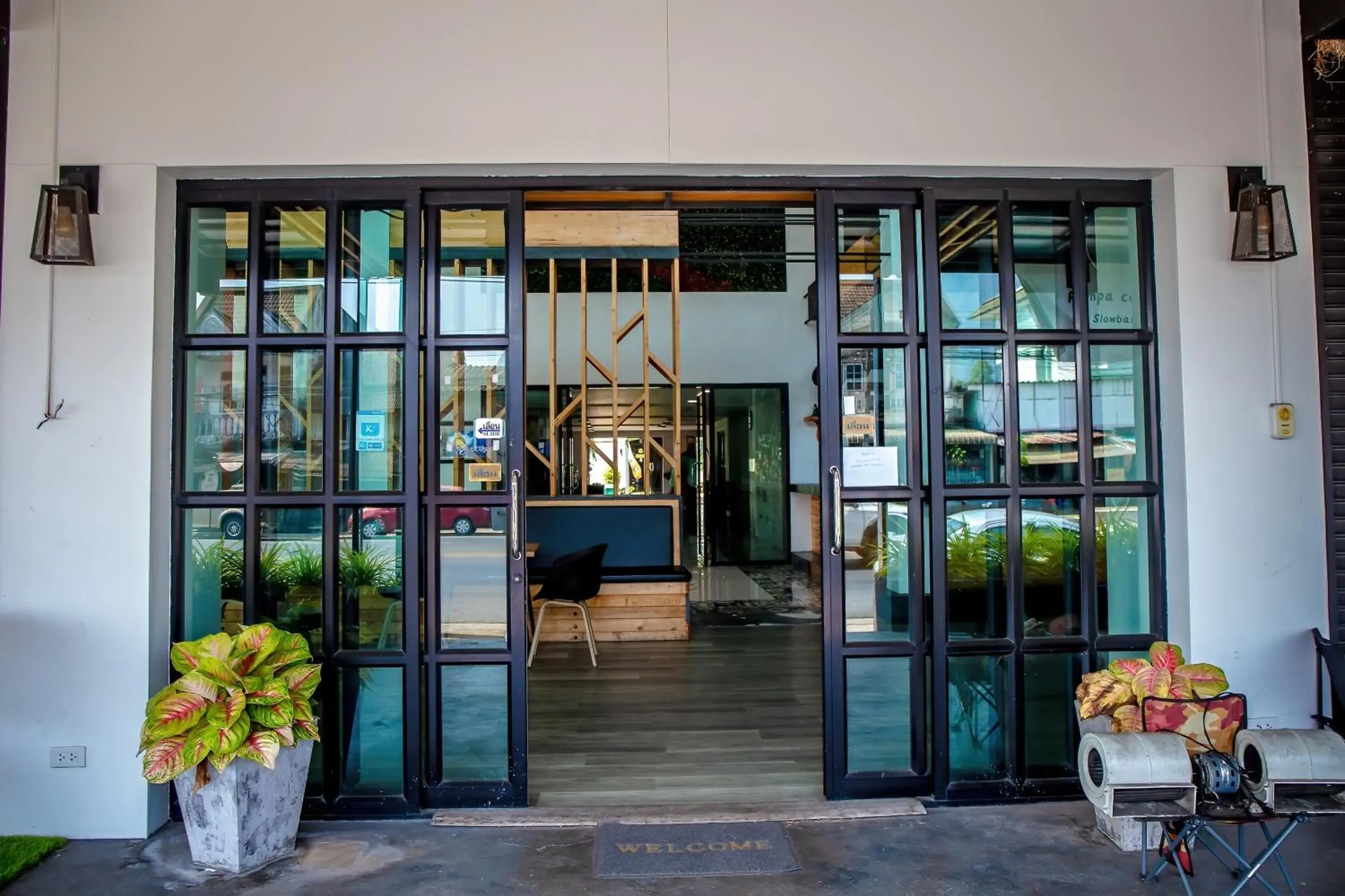 Facade/entrance in Lukmuang 2 Hotel Facade/entrance in Lukmuang 2 Hotel