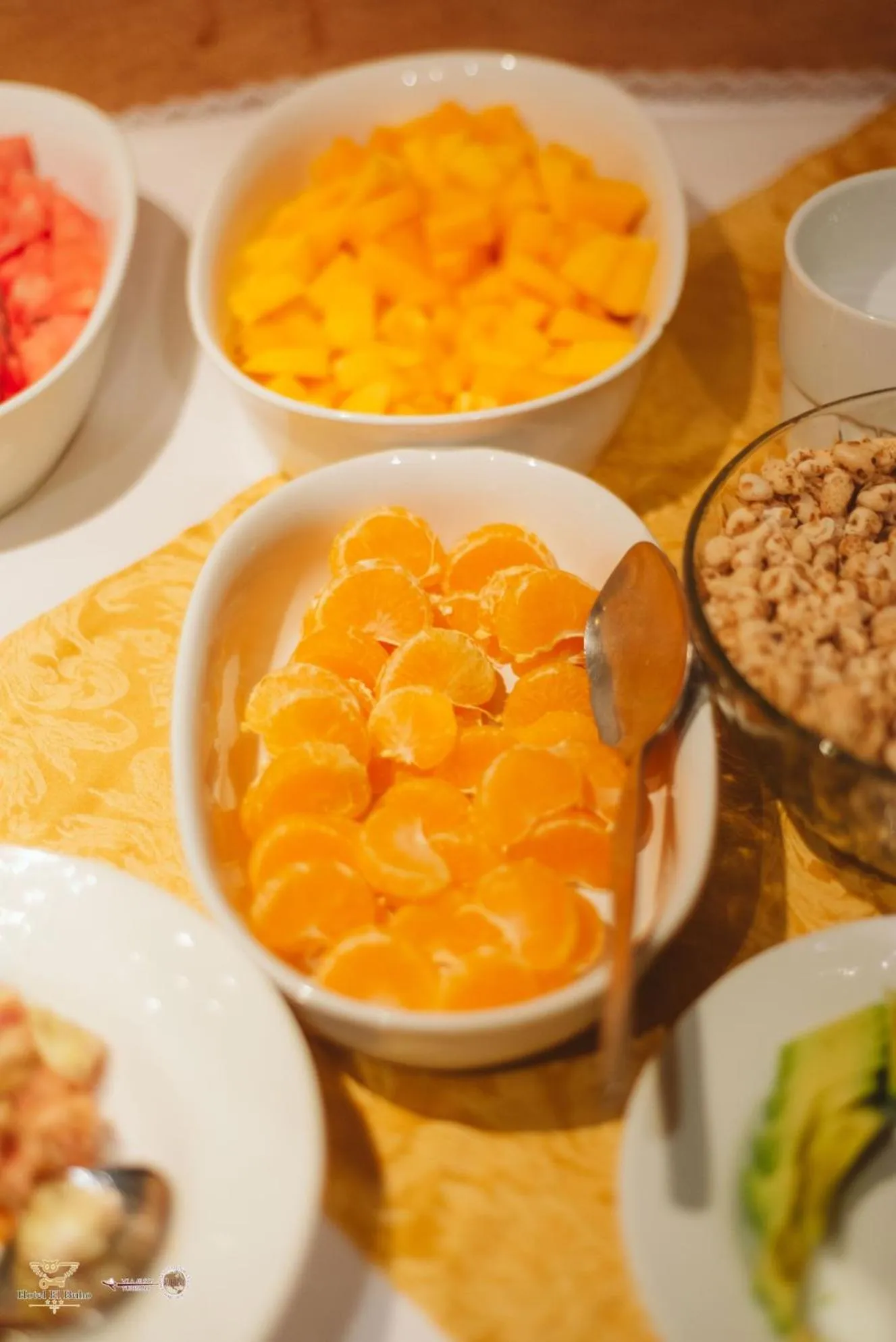 Buffet breakfast in Kaaro Hotel El Buho