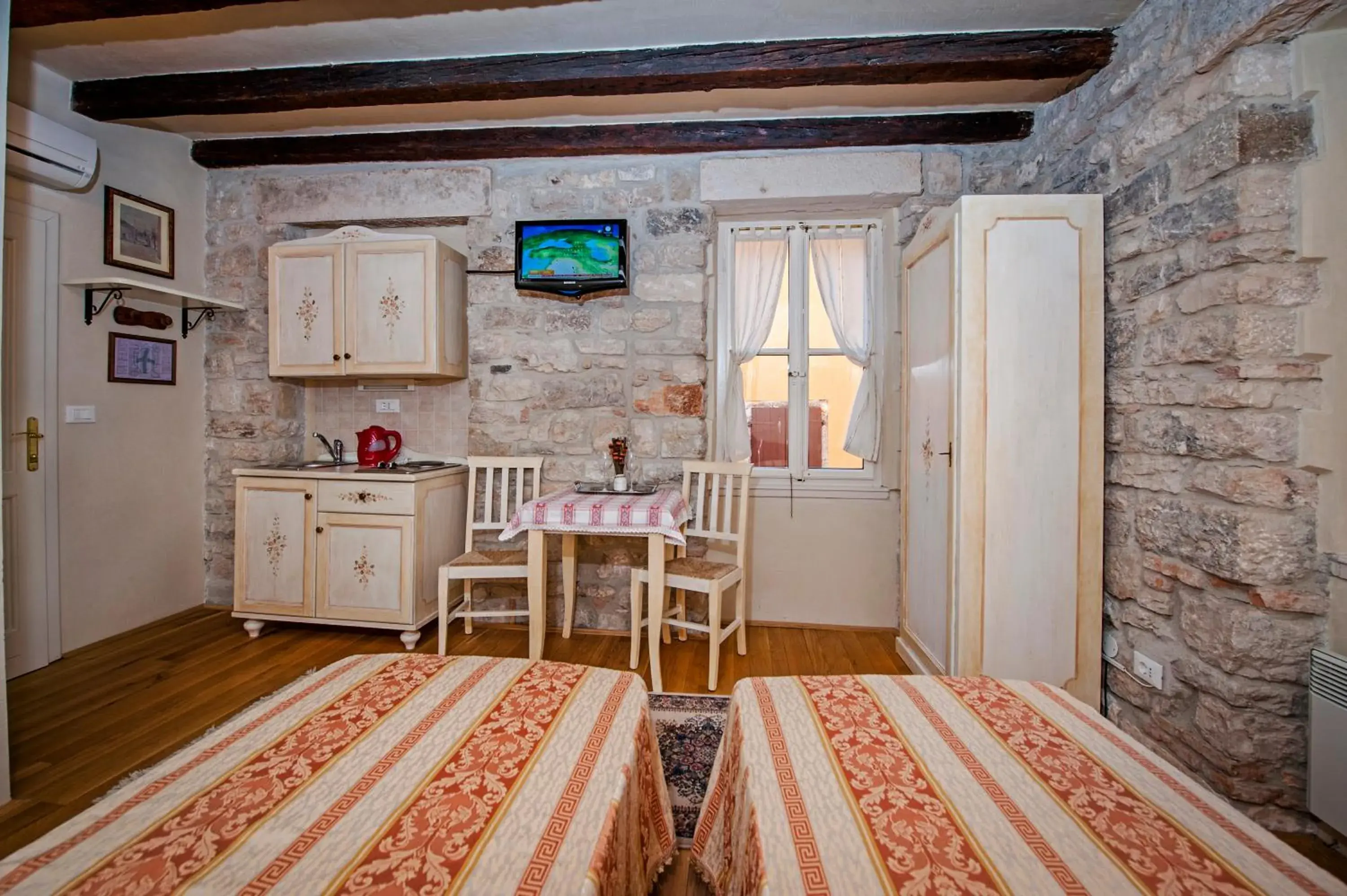 Comfort Double Room with Kitchenette in Residence MARCO POLO Centro Storico Comfort Double Room with Kitchenette in Residence MARCO POLO Centro Storico