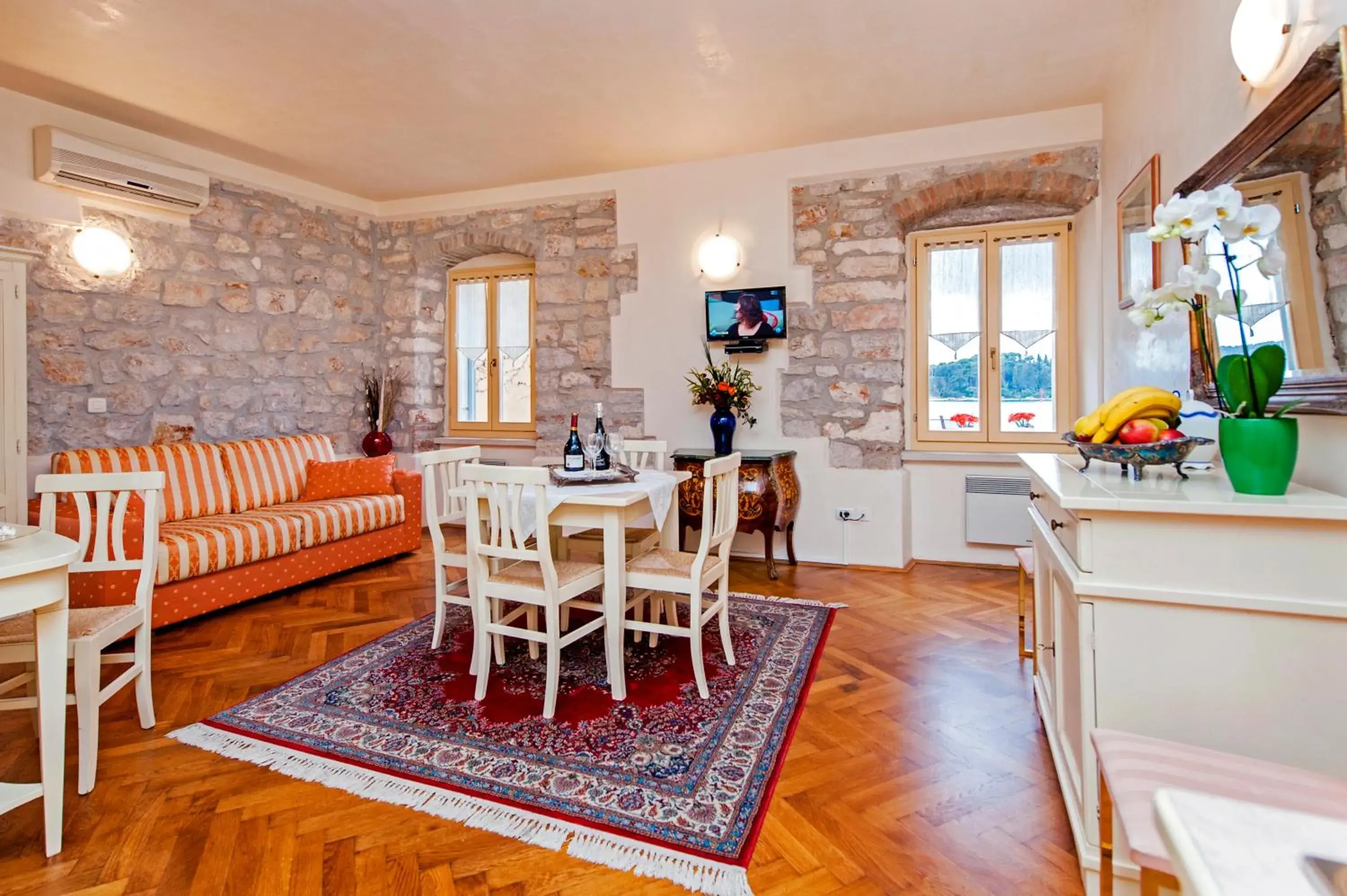 One-Bedroom Apartment with Sea View in Residence LA CARERA Centro Storico One-Bedroom Apartment with Sea View in Residence LA CARERA Centro Storico