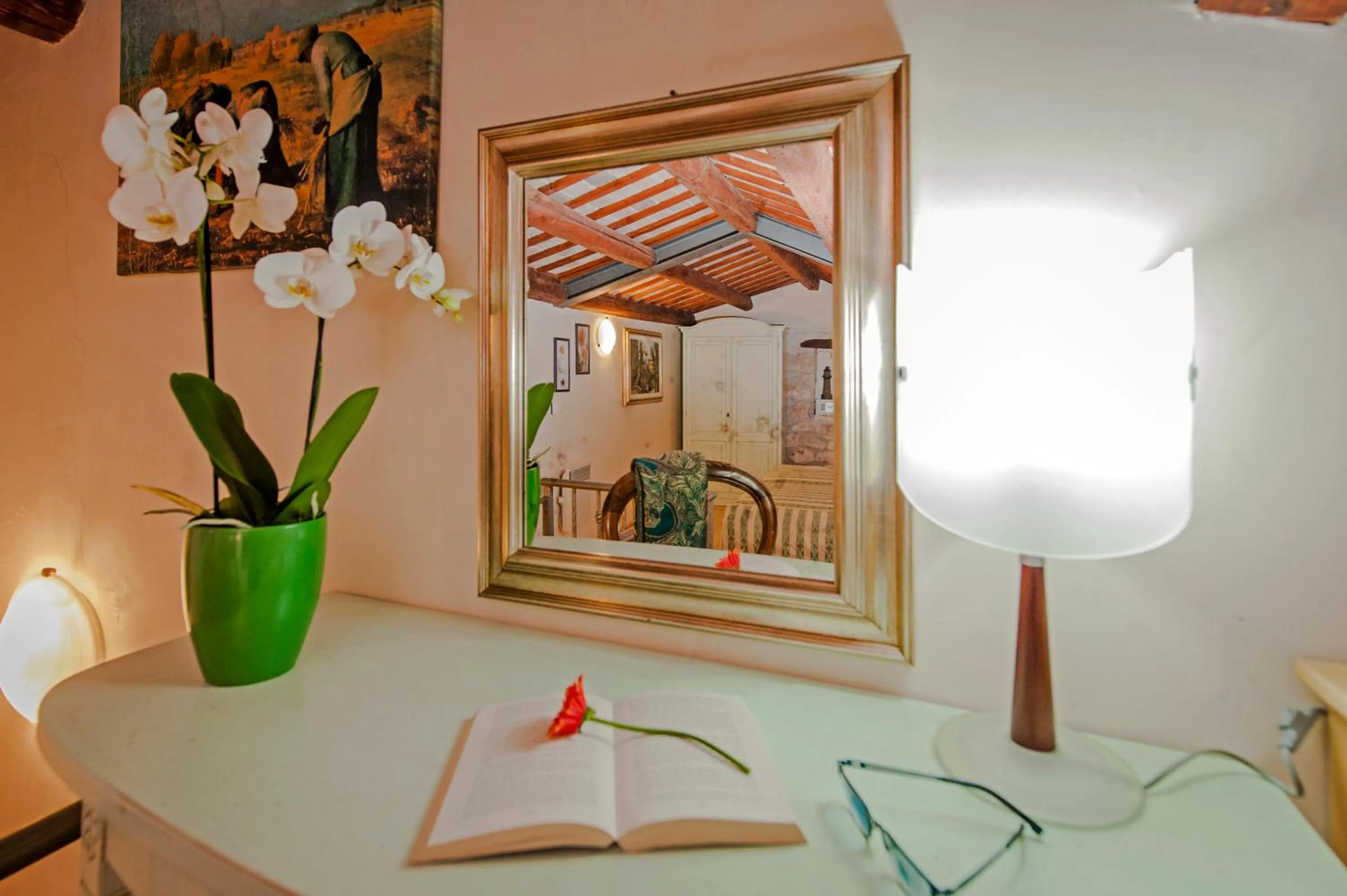 Decorative detail in Residence LA CARERA Centro Storico