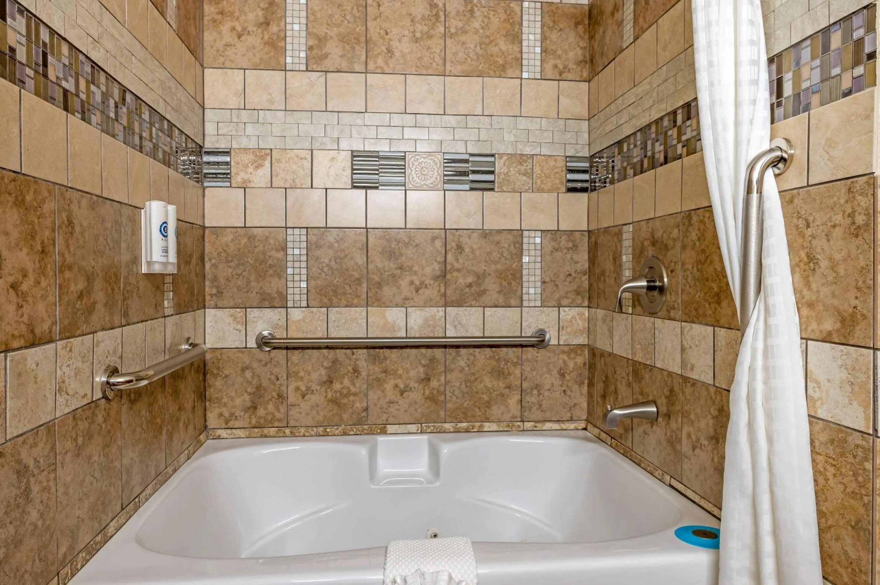 Bedroom in Econo Lodge