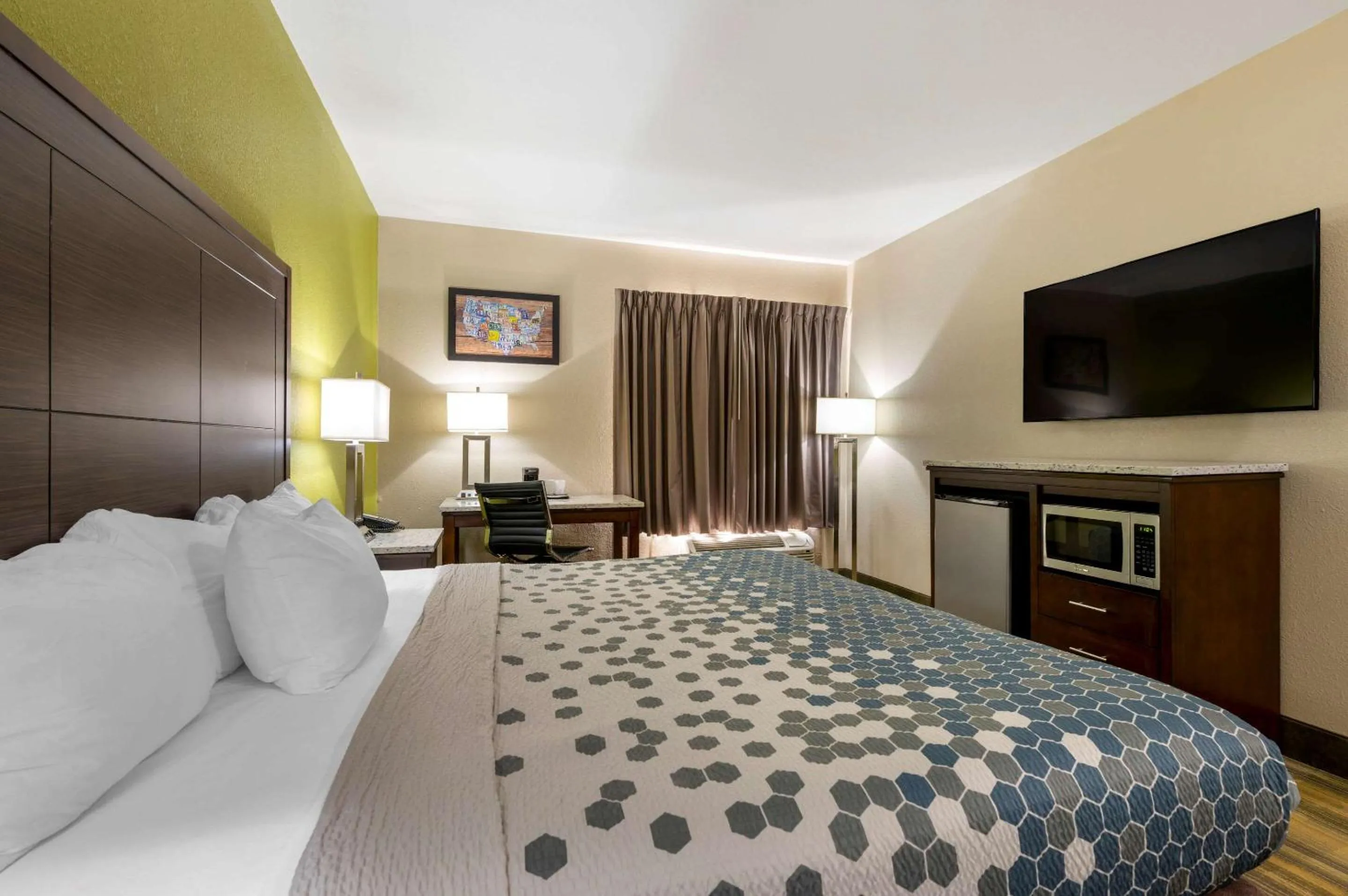 Bedroom, Bed in Econo Lodge