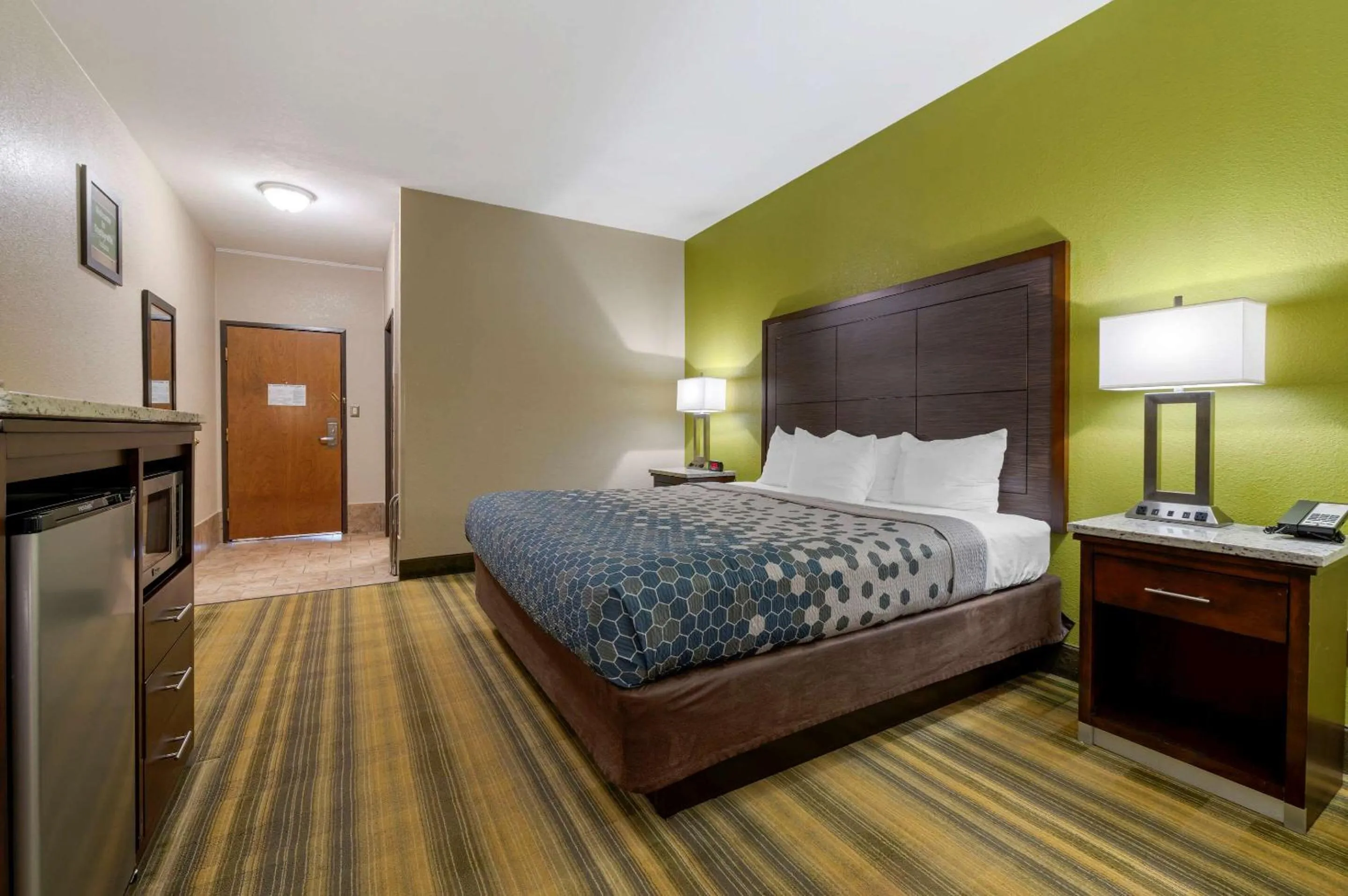 Bedroom, Bed in Econo Lodge