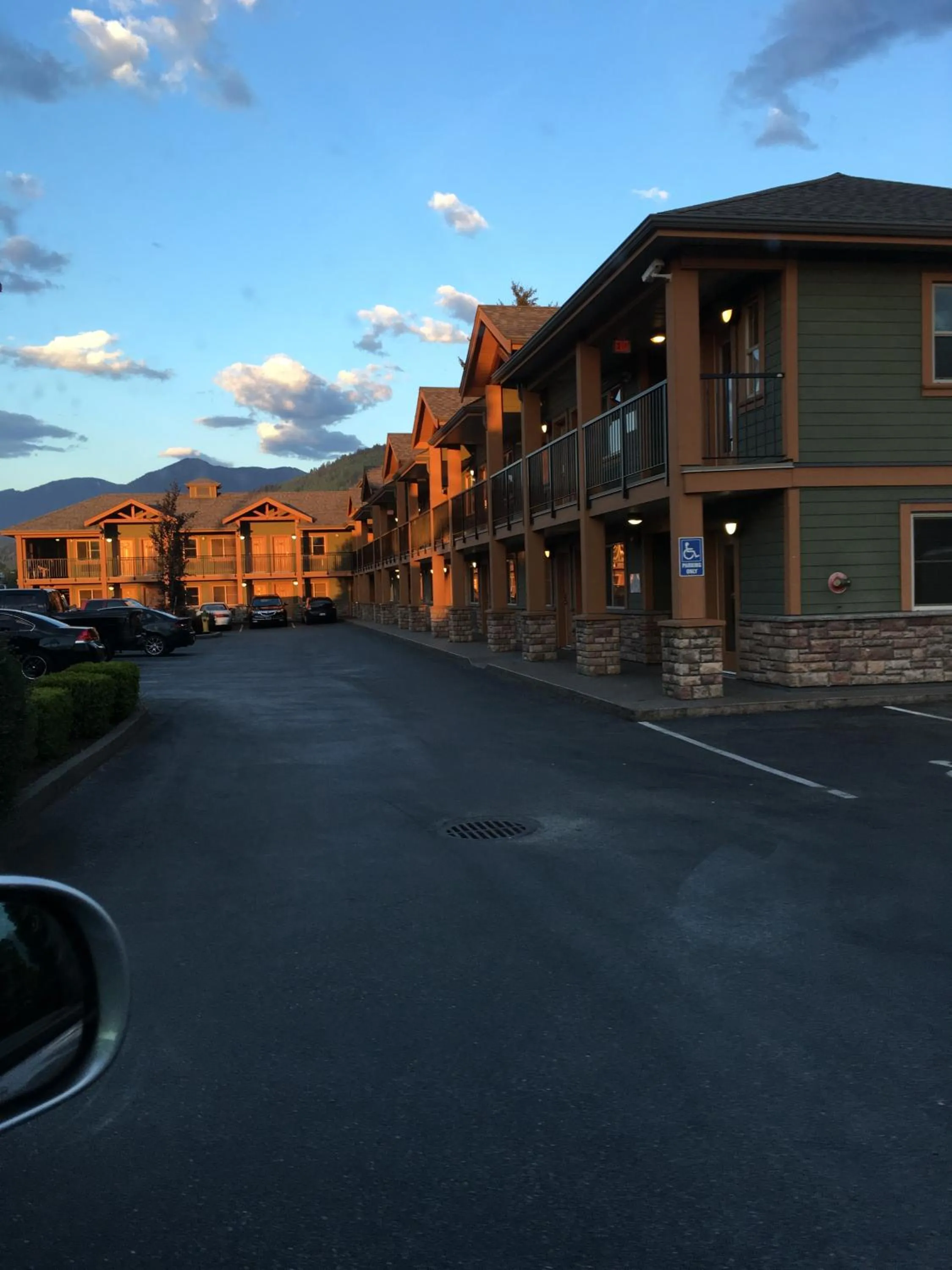 Property building in Vedder River Inn