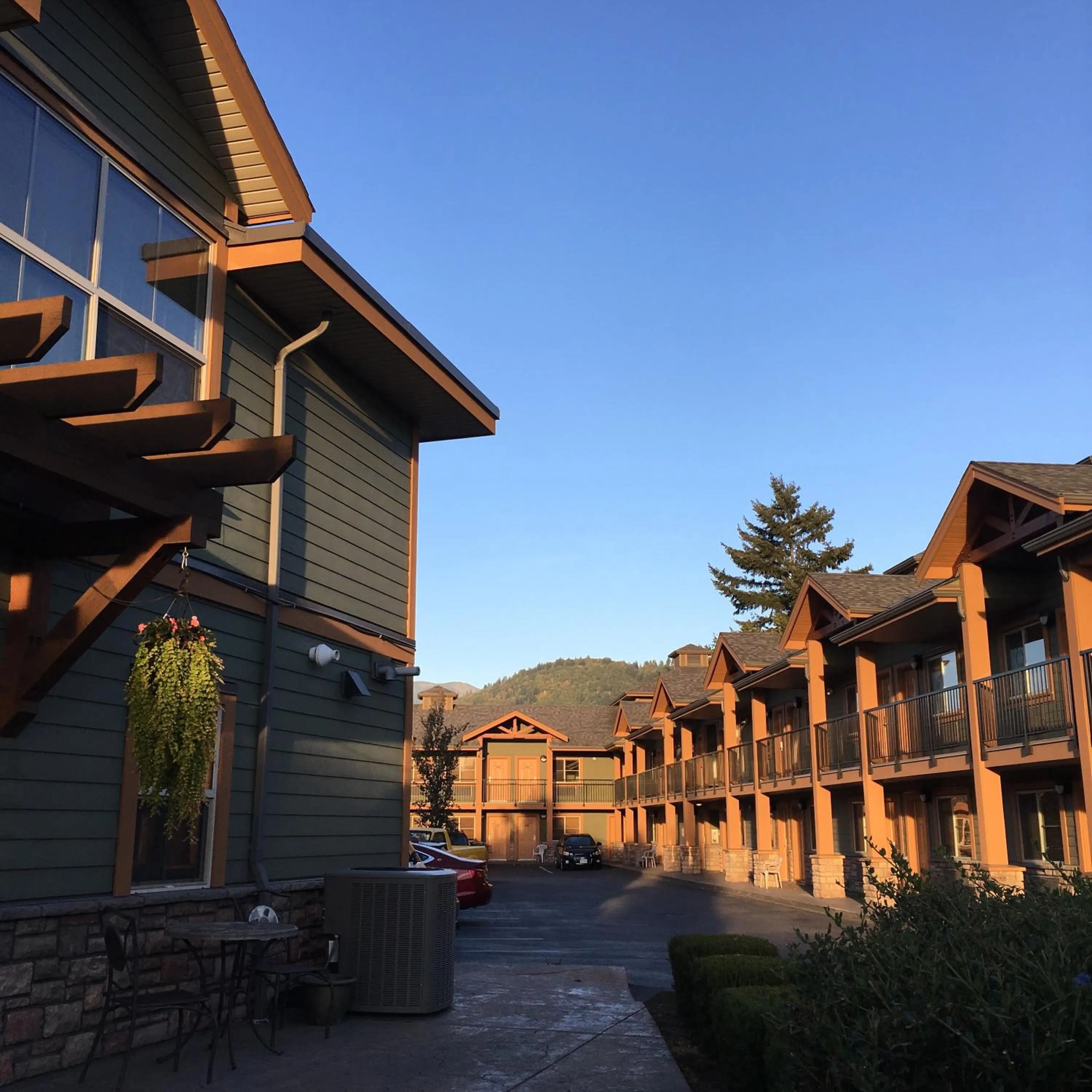 Property building in Vedder River Inn