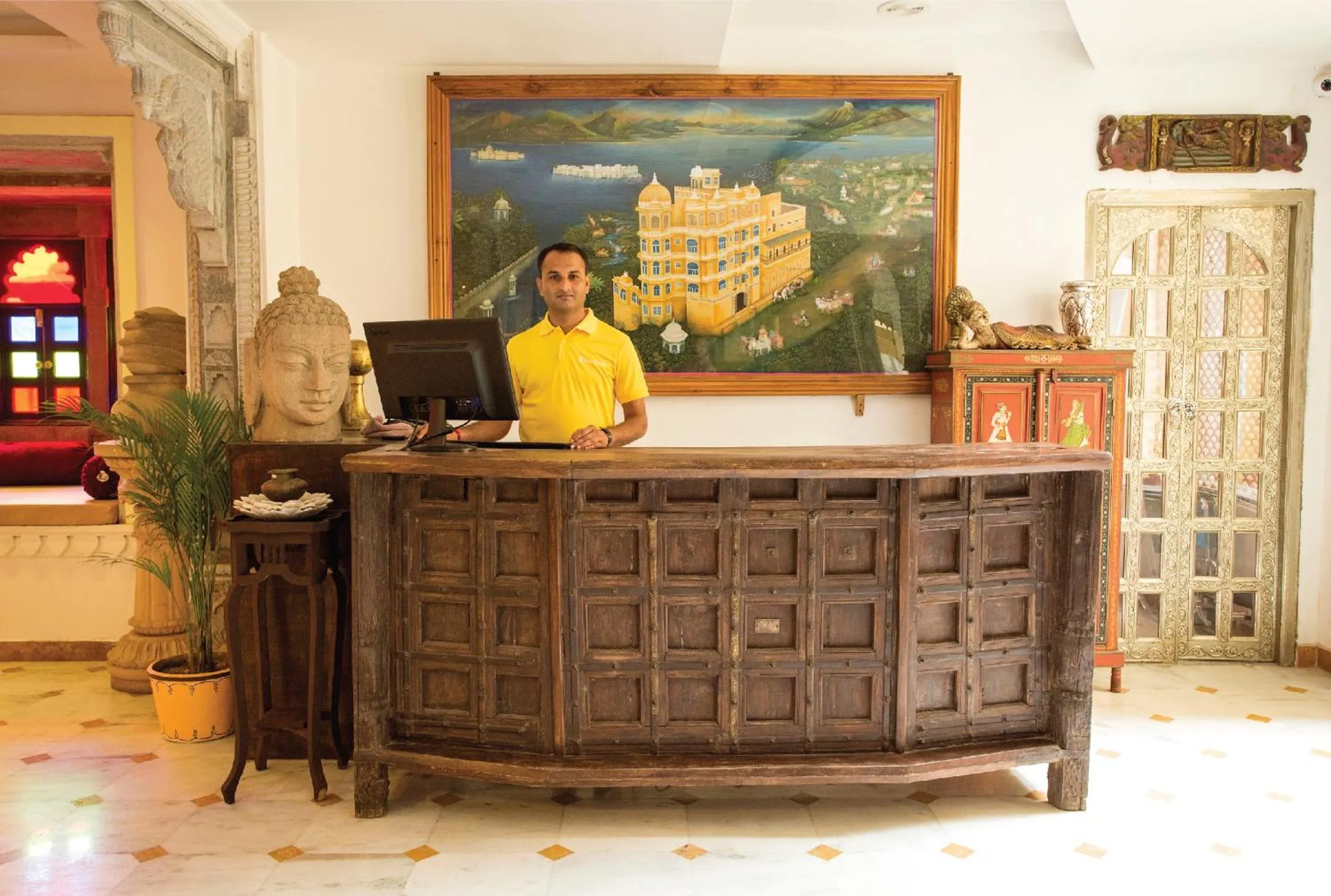 Staff in Bloom Boutique l Lake Pichola