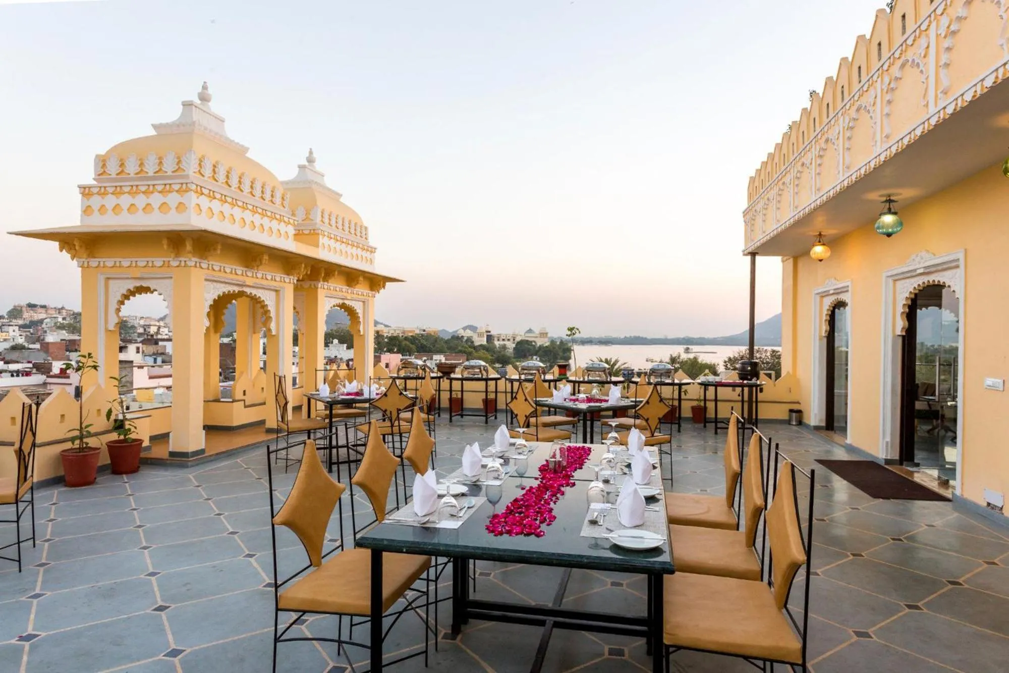Restaurant/places to eat in Bloom Boutique l Lake Pichola