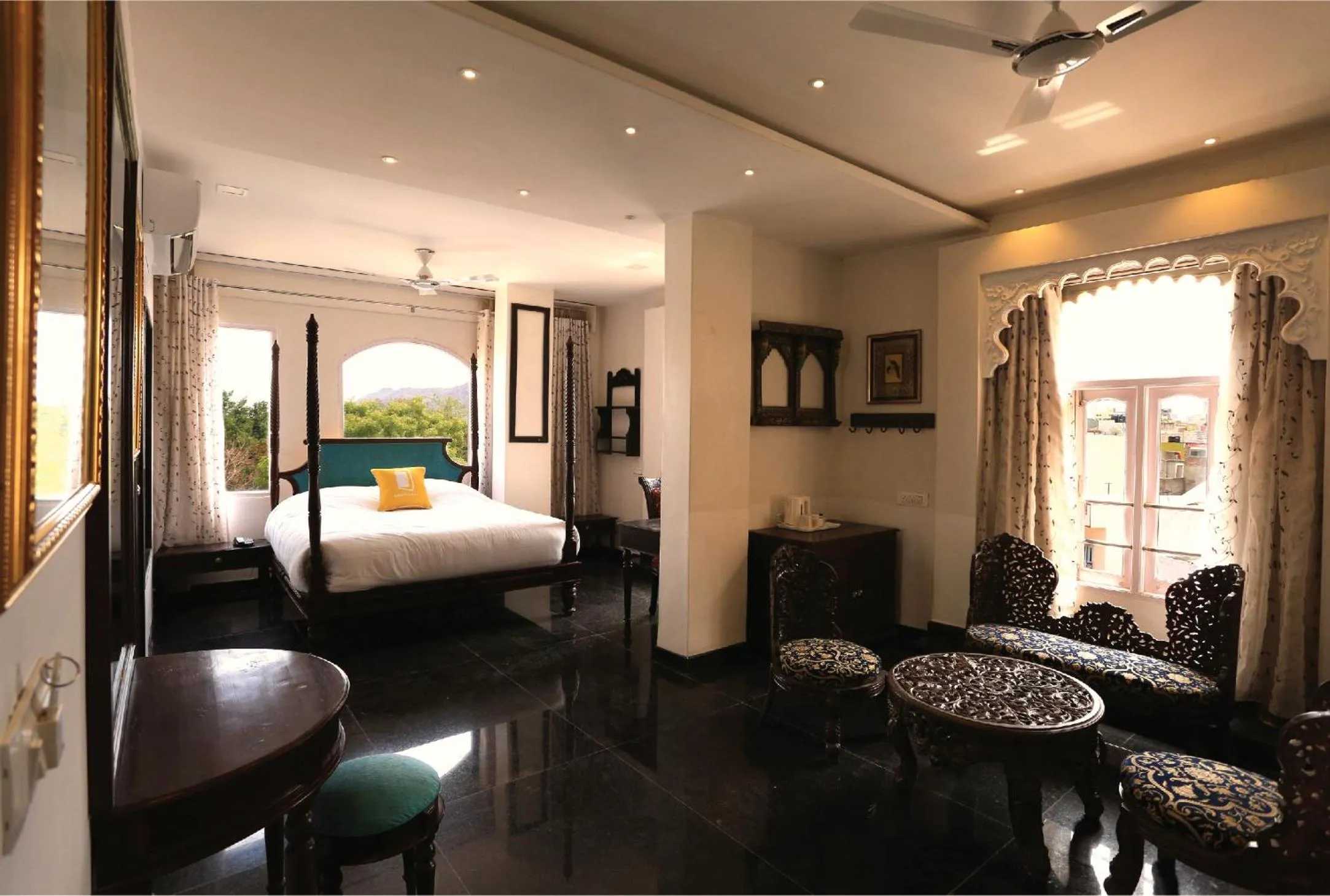 Photo of the whole room, Bed in Bloom Boutique l Lake Pichola