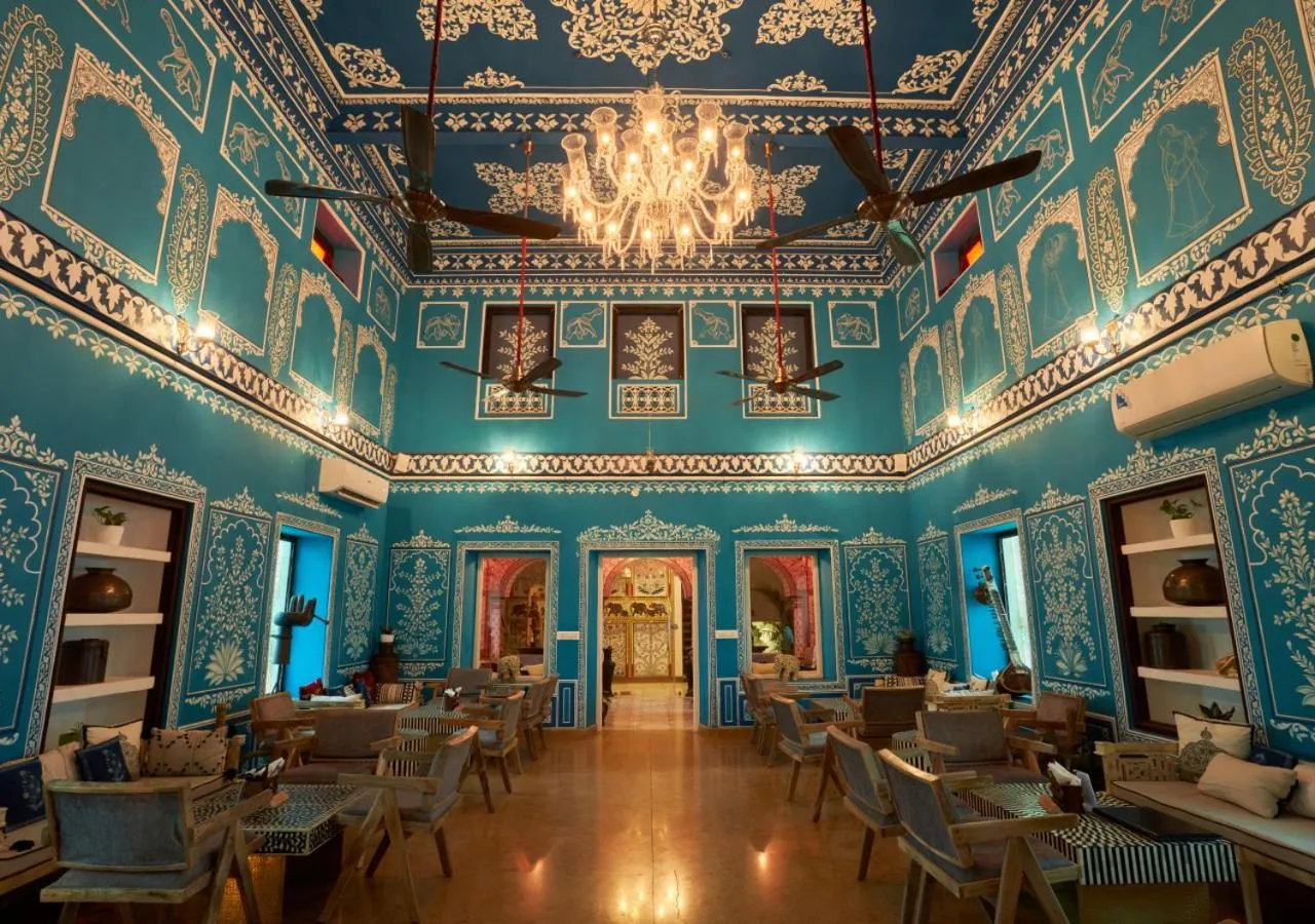 Restaurant/places to eat in Bloom Boutique l Lake Pichola