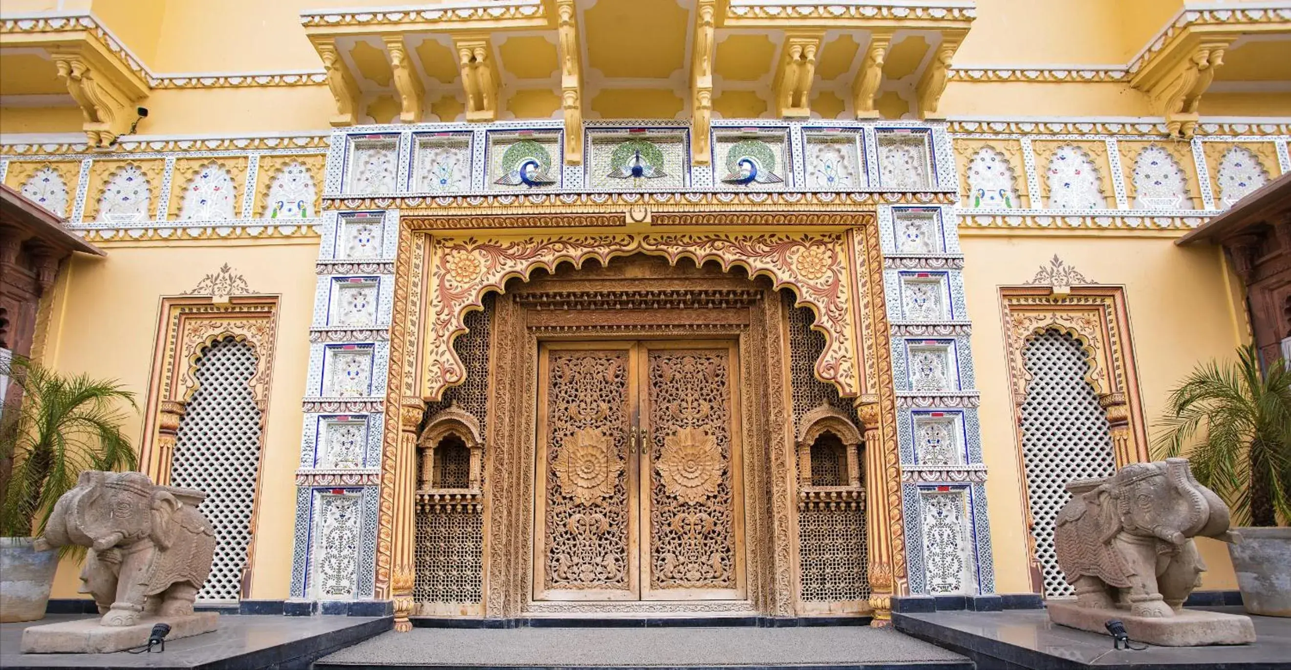 Facade/entrance in Bloom Boutique l Lake Pichola Facade/entrance in Bloom Boutique l Lake Pichola
