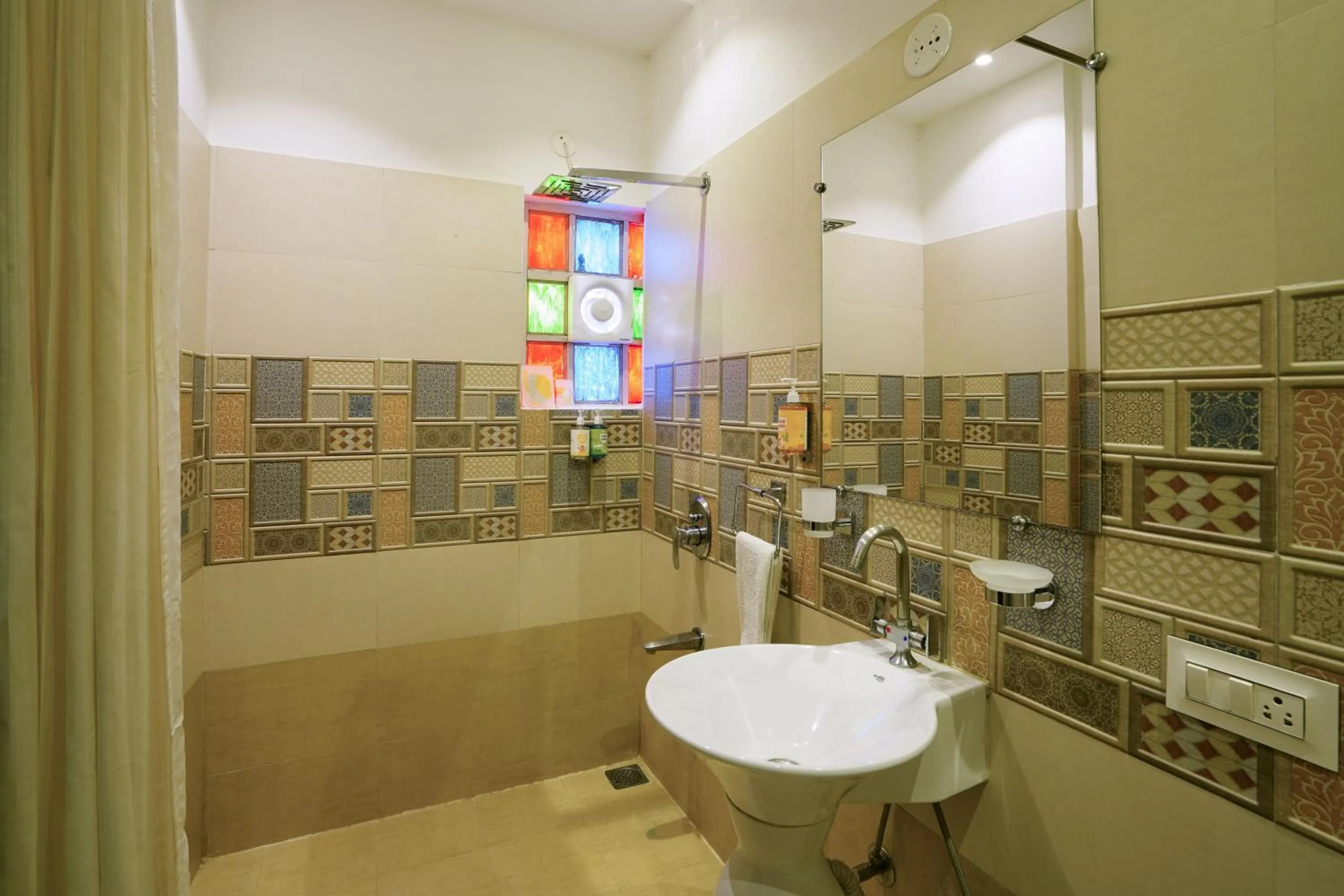 Bathroom in Bloom Boutique l Lake Pichola