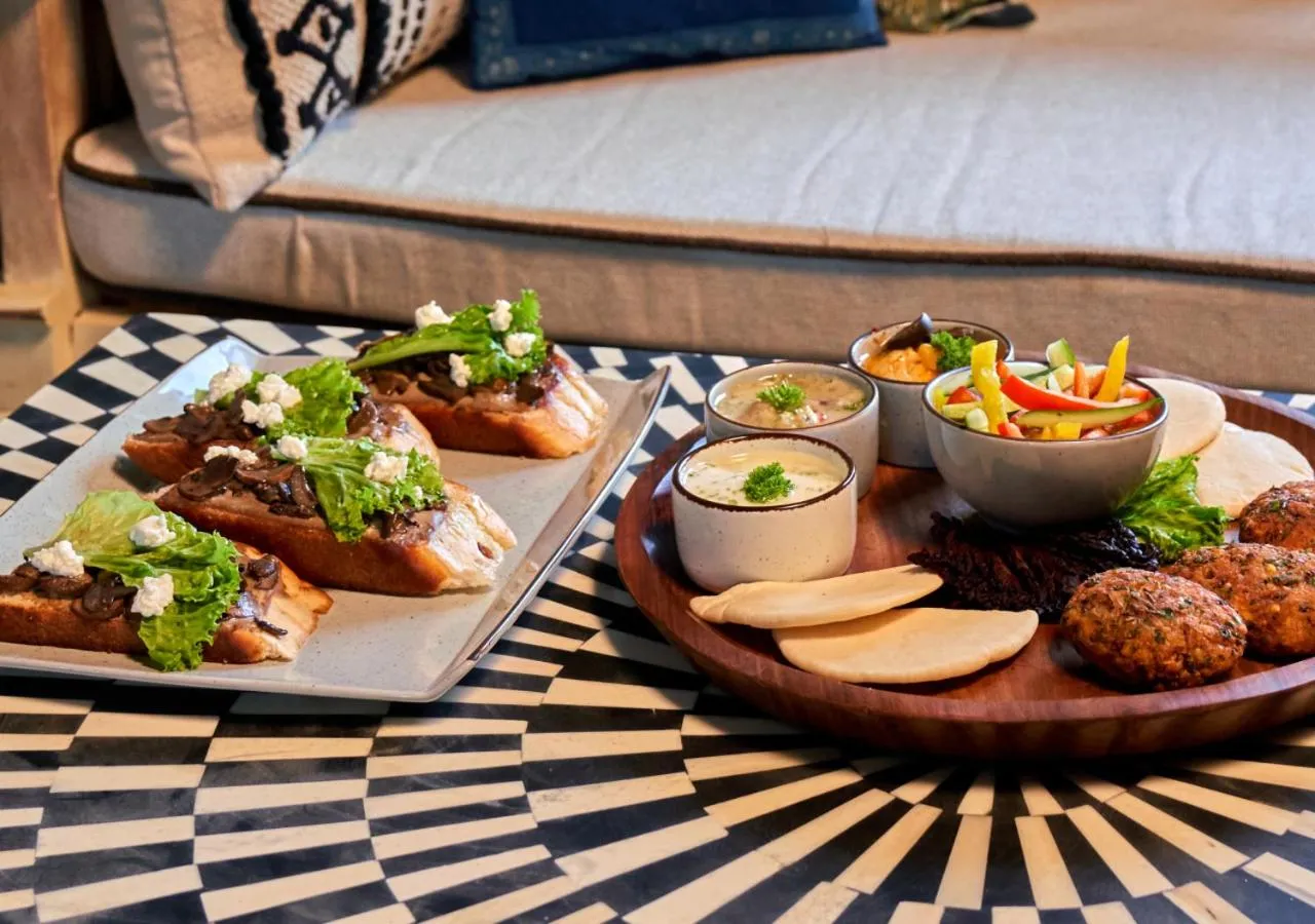 Food and drinks in Bloom Boutique l Lake Pichola