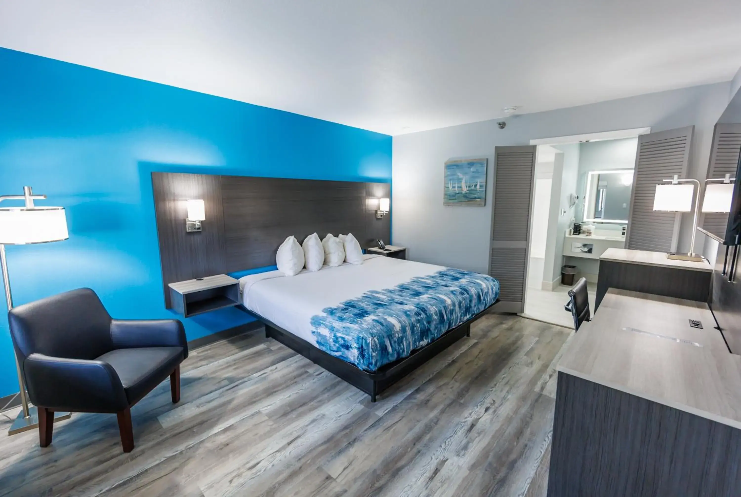 Deluxe King Room - Non-Smoking in Baymont by Wyndham Branson Thousand Hills Deluxe King Room - Non-Smoking in Baymont by Wyndham Branson Thousand Hills