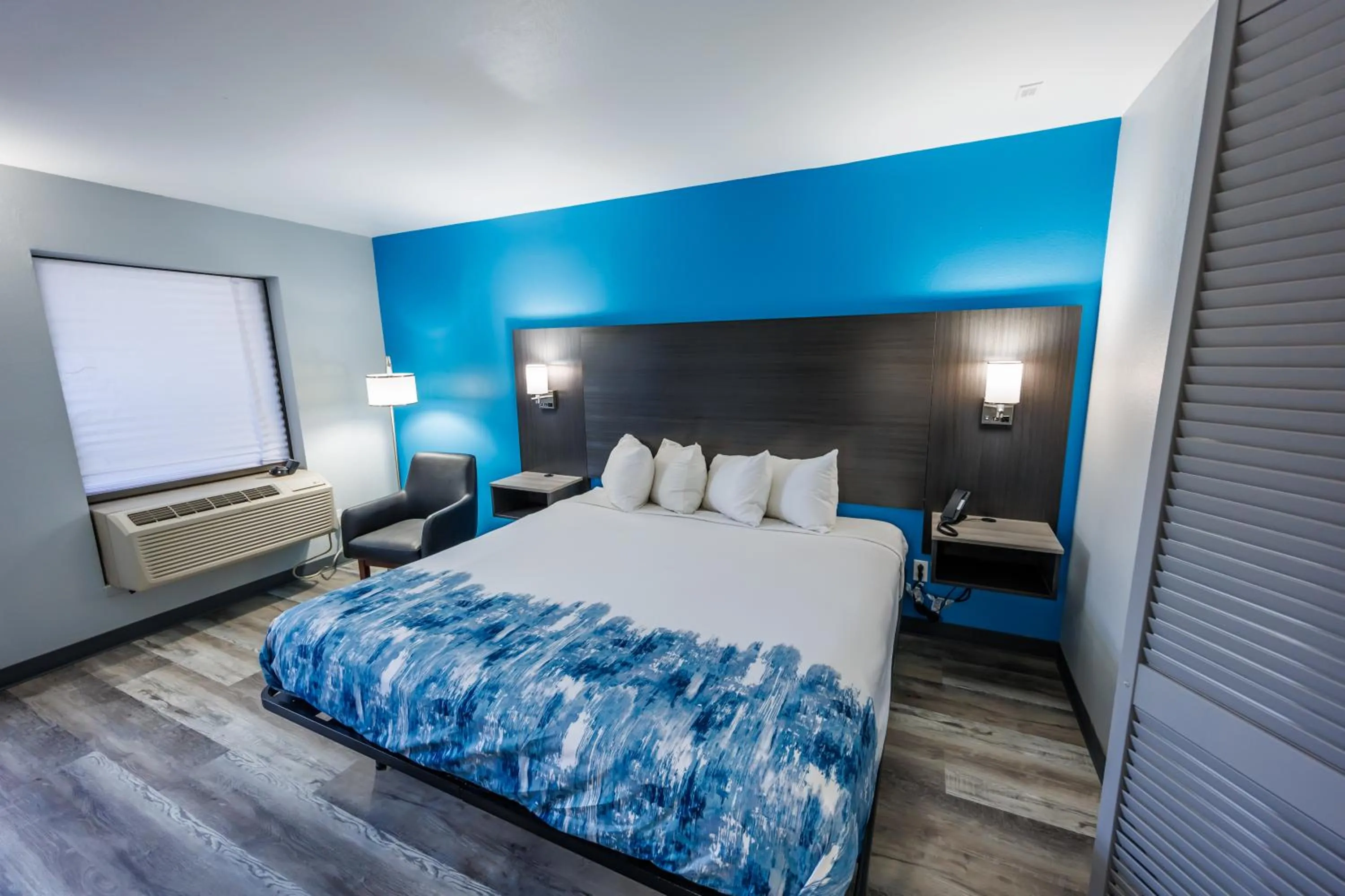 Bed in Baymont by Wyndham Branson Thousand Hills