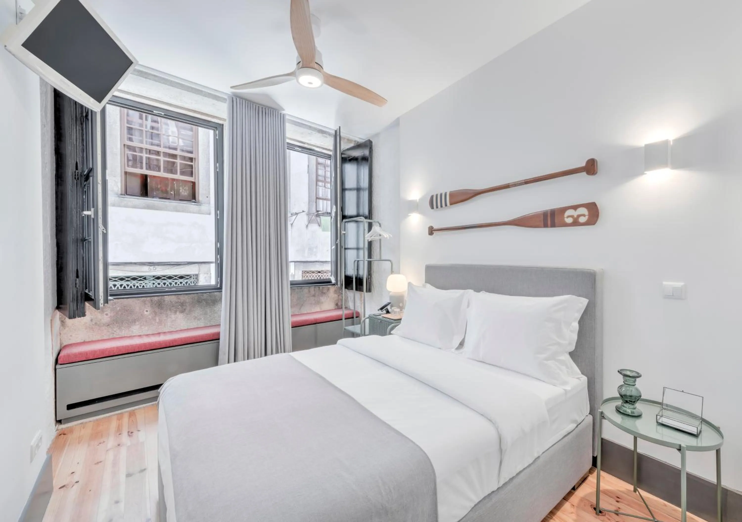 Bedroom, Bed in Oporto Street Fonte Taurina - Riverfront Suites