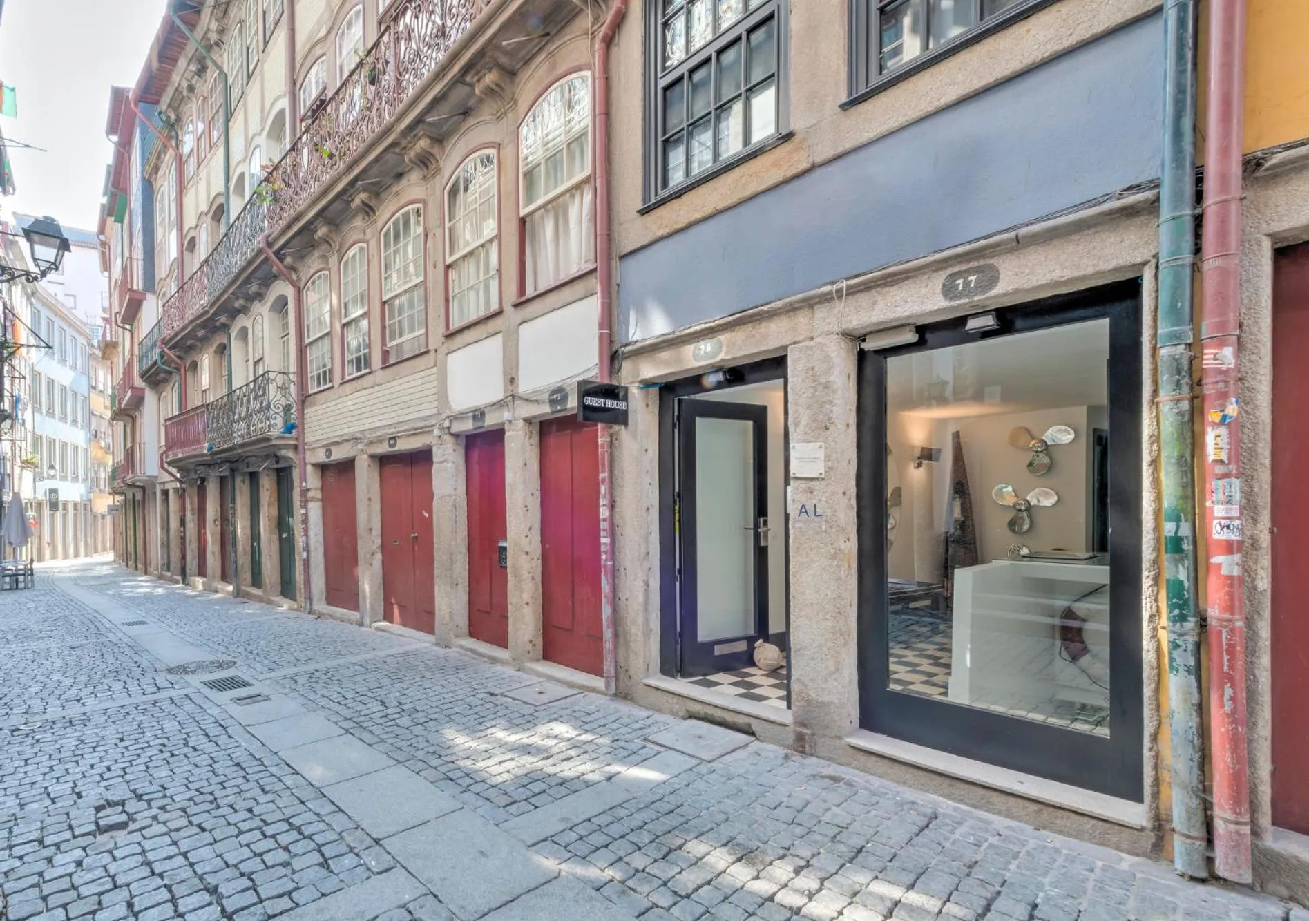 Property building in Oporto Street Fonte Taurina - Riverfront Suites