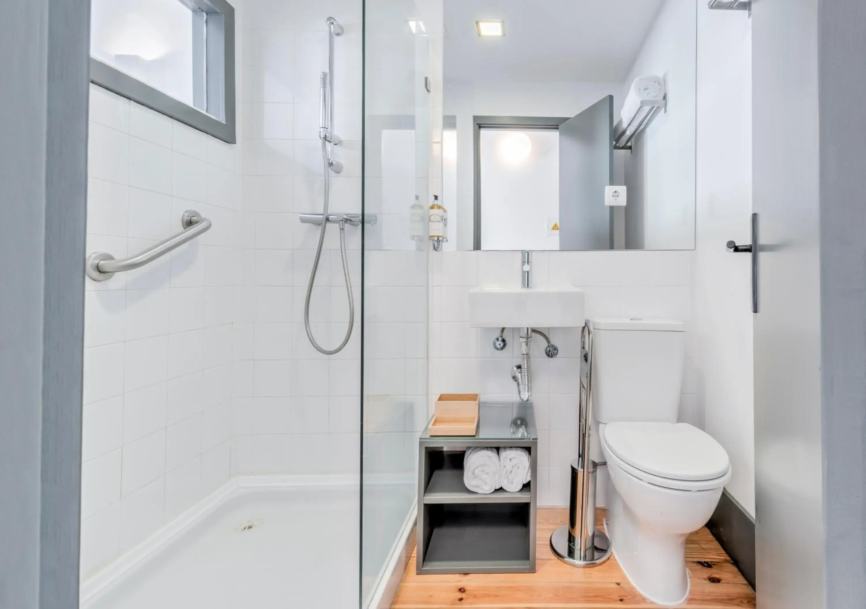 Premium Suite with Street View in Oporto Street Fonte Taurina - Riverfront Suites Premium Suite with Street View in Oporto Street Fonte Taurina - Riverfront Suites