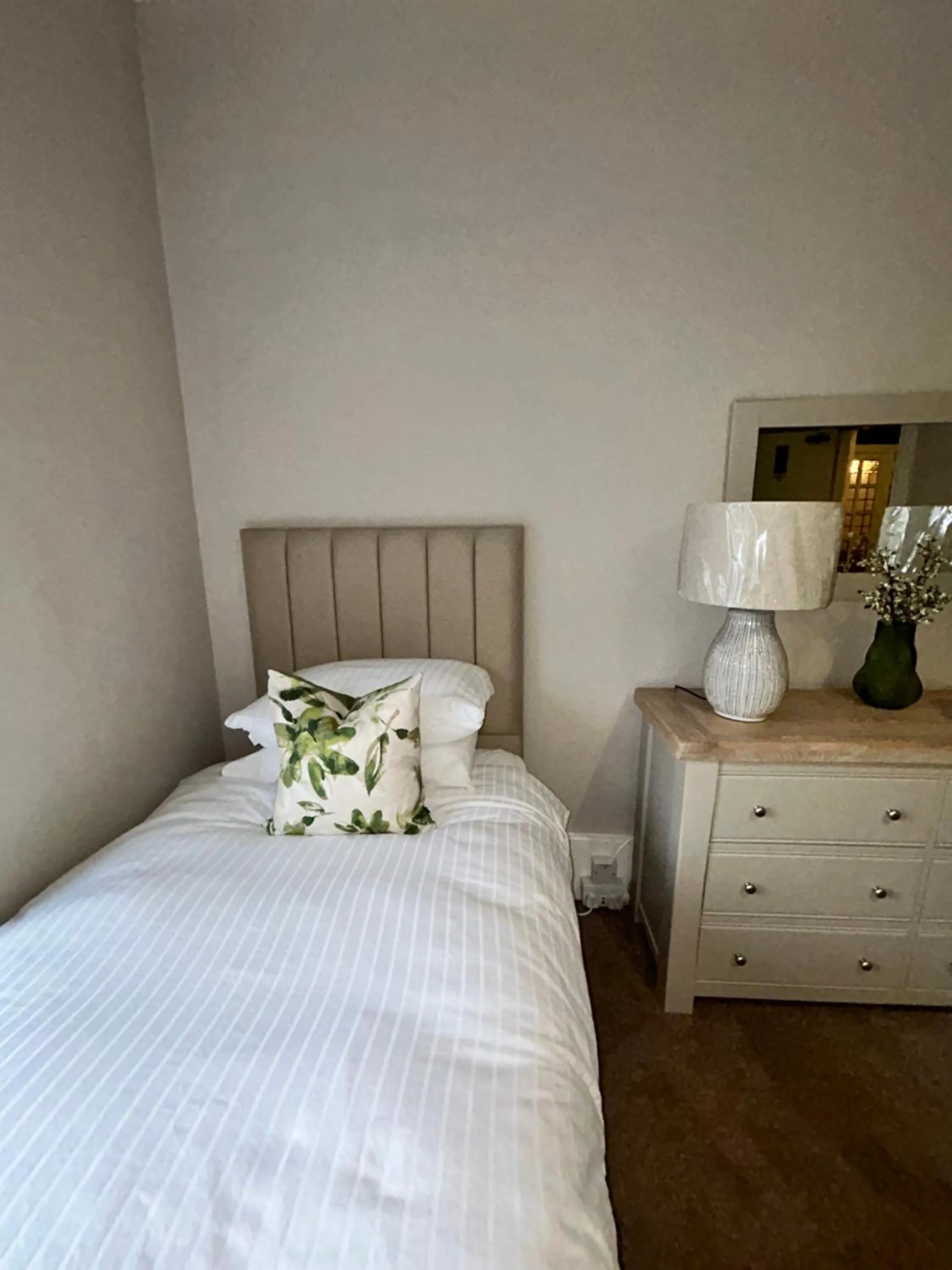 Bed in Crookston Hotel