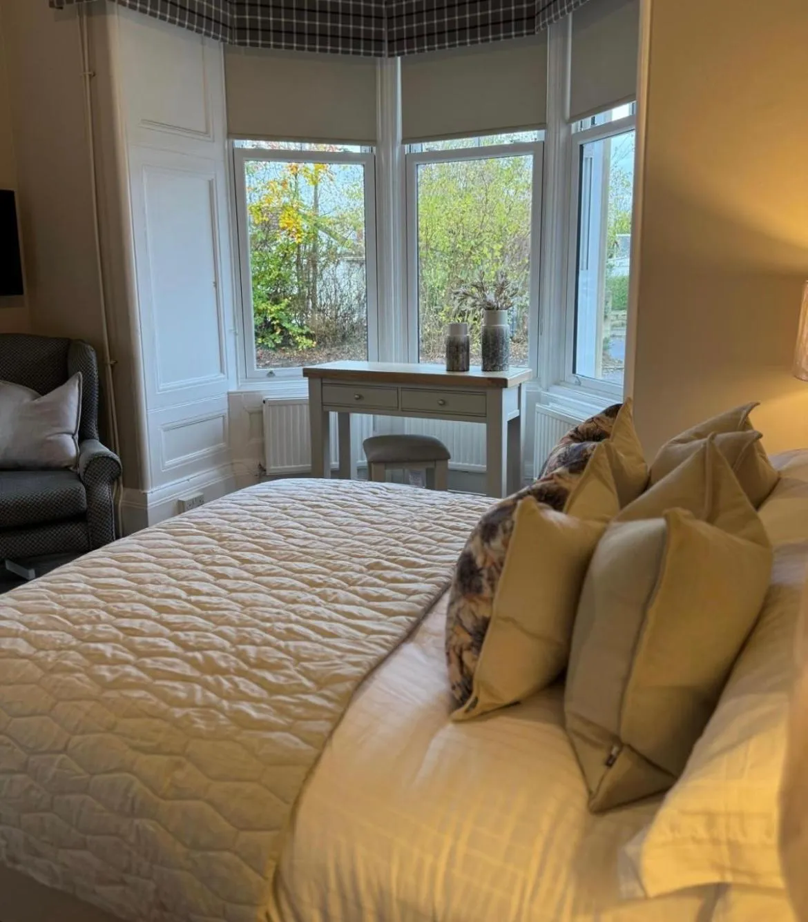 Bed in Crookston Hotel