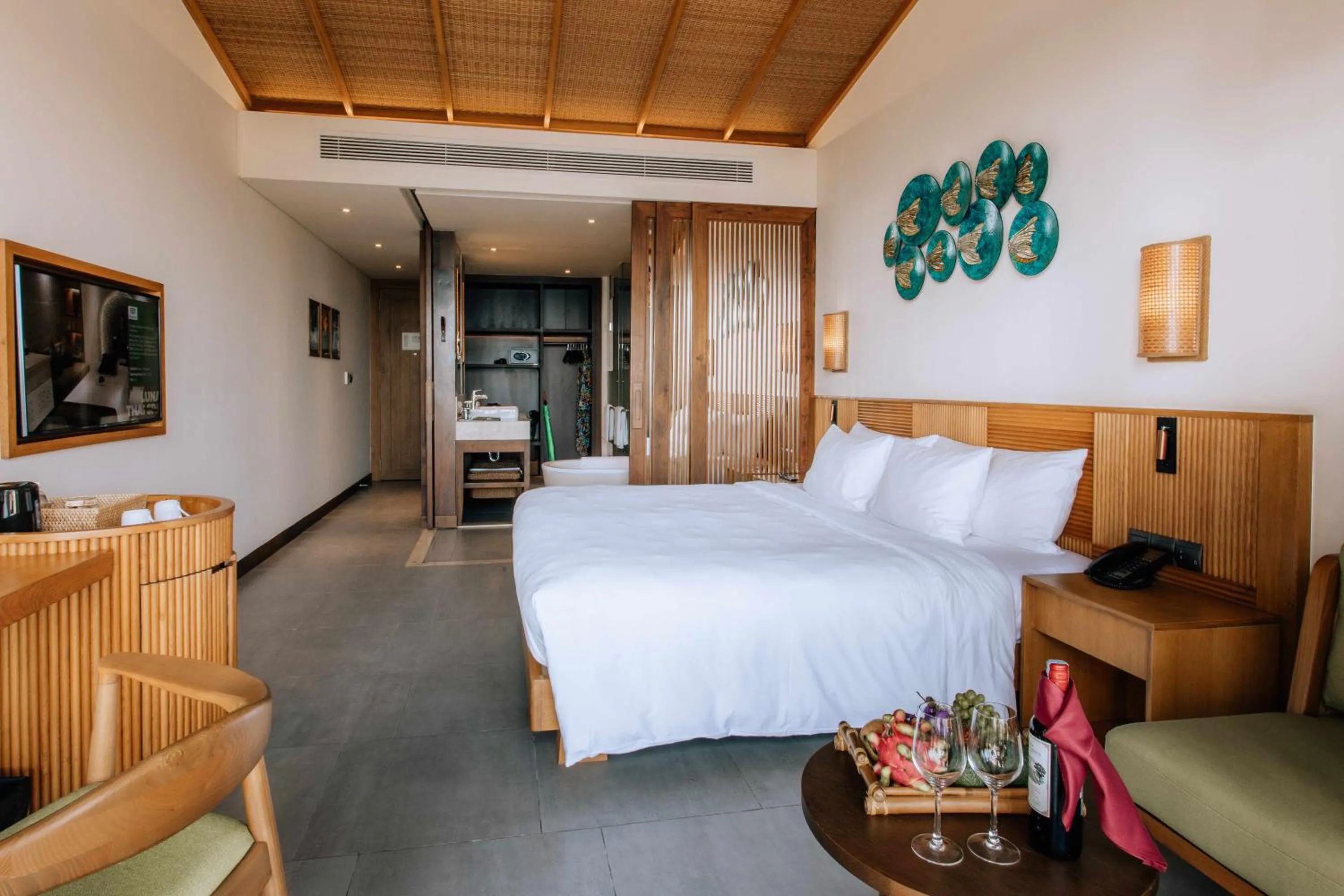 Photo of the whole room, Bed in Dusit Princess Moonrise Beach Resort