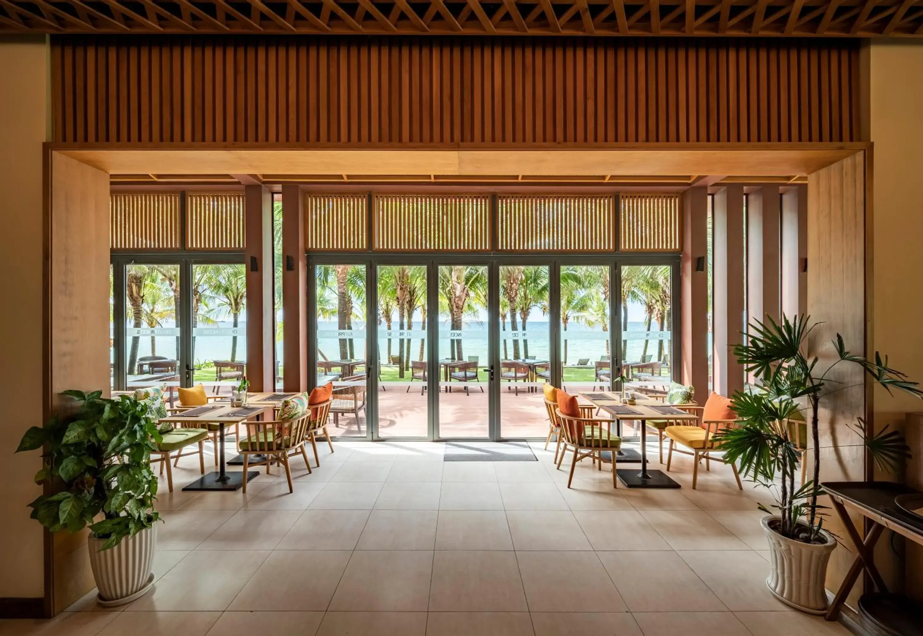Restaurant/places to eat in Dusit Princess Moonrise Beach Resort Restaurant/places to eat in Dusit Princess Moonrise Beach Resort