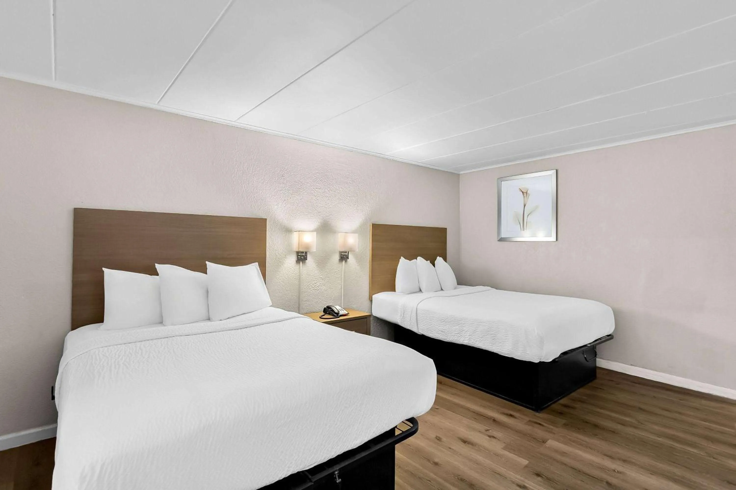 Bed in Travelodge by Wyndham Aberdeen