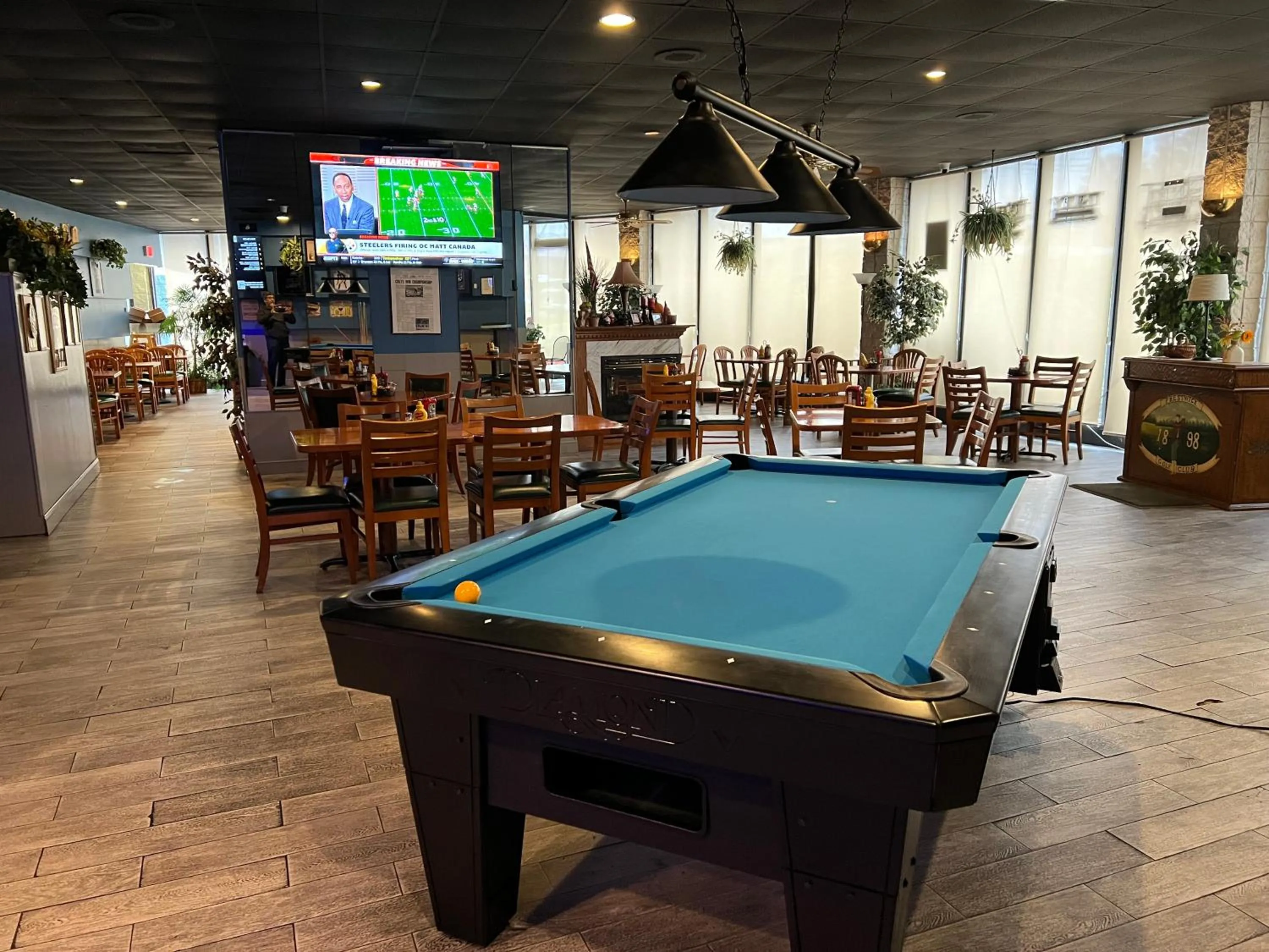 Billiard in Travelodge by Wyndham Aberdeen