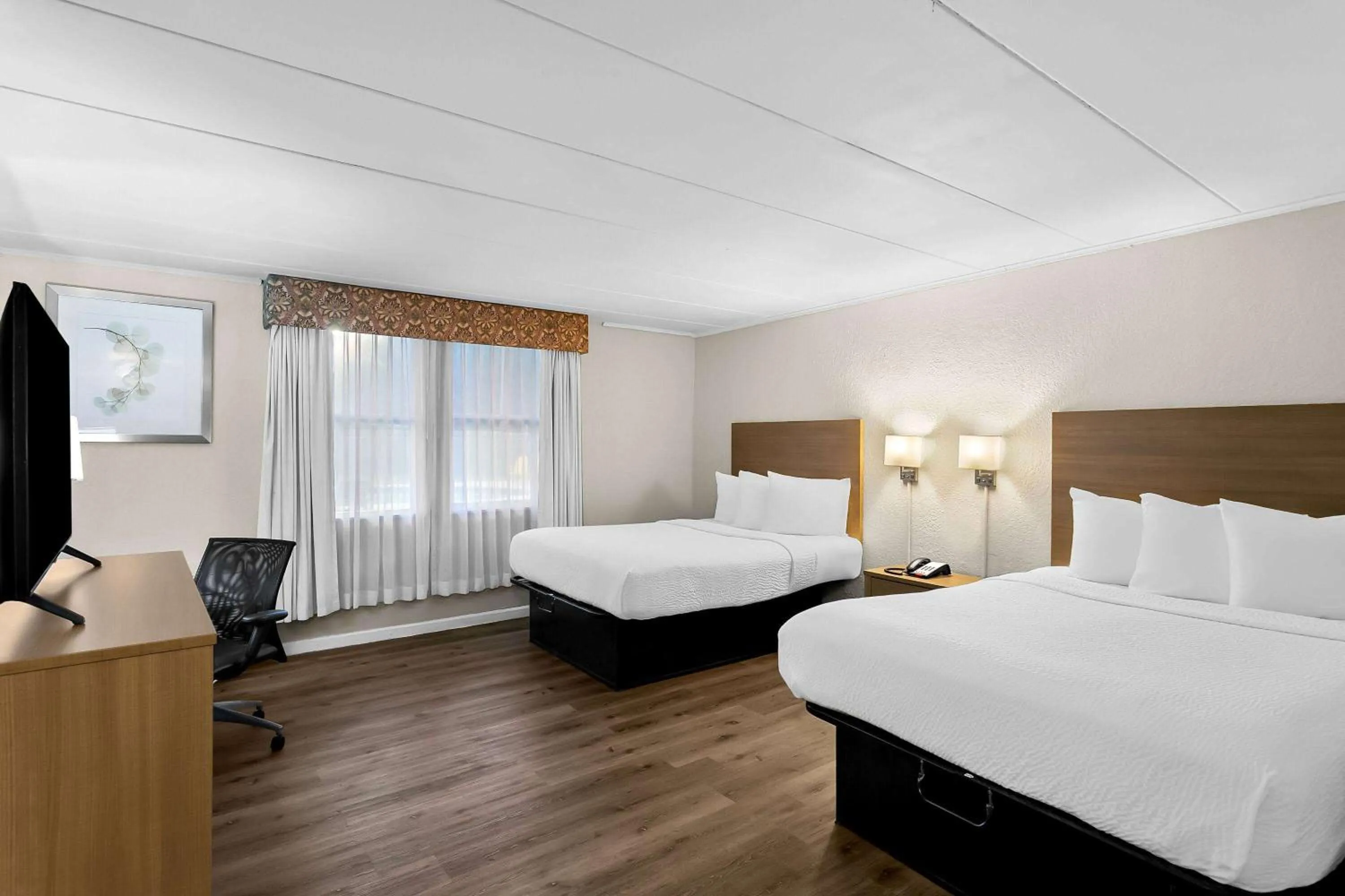 Bed in Travelodge by Wyndham Aberdeen