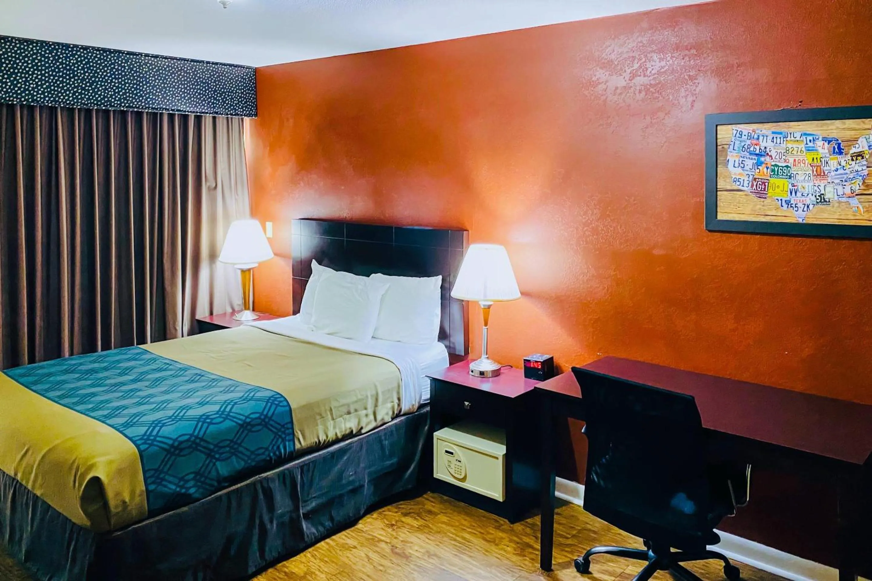 Bedroom, Bed in Econo Lodge Inn & Suites Old Saybrook - Westbrook