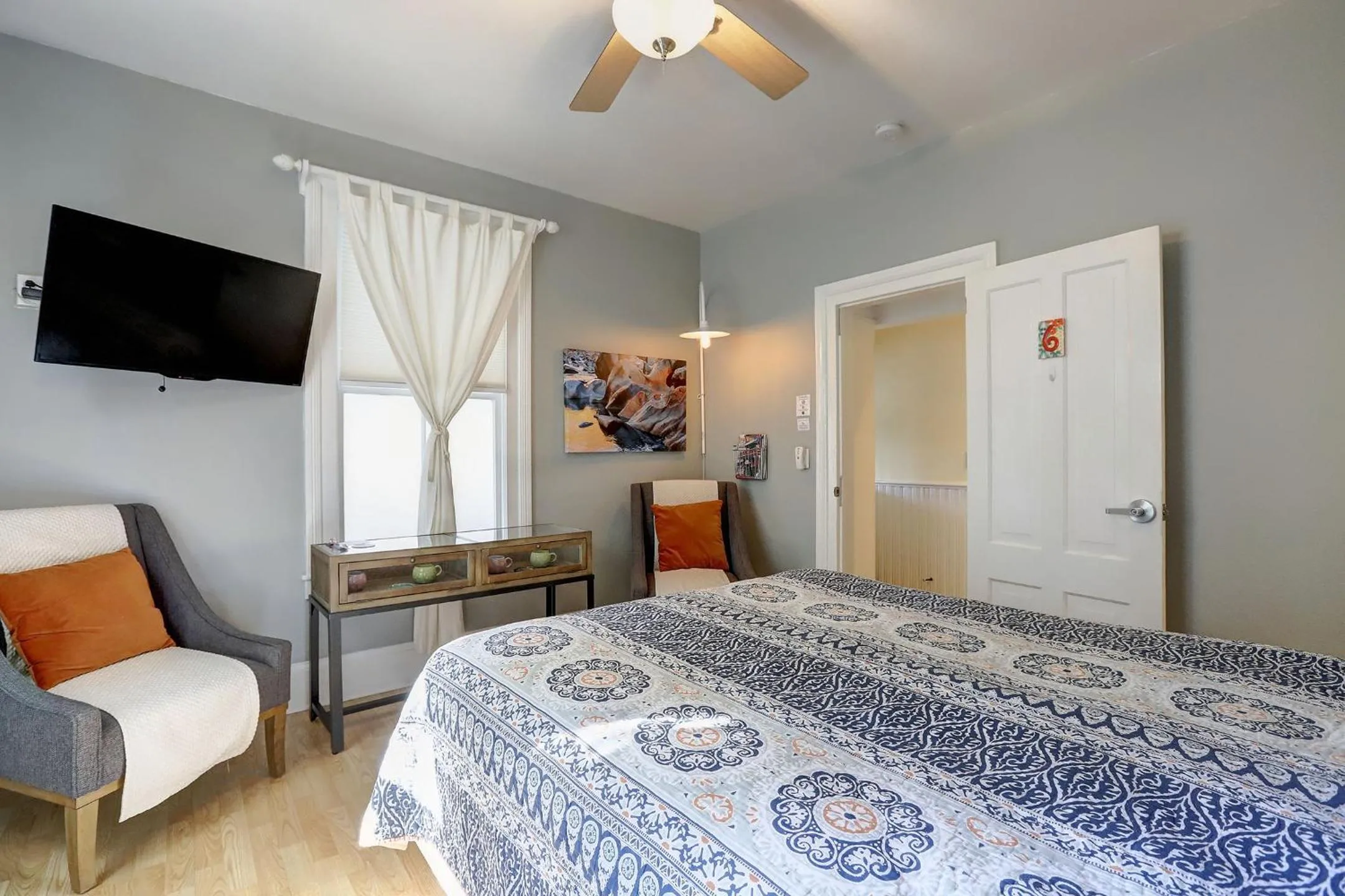 Queen Room in Broad Street Inn