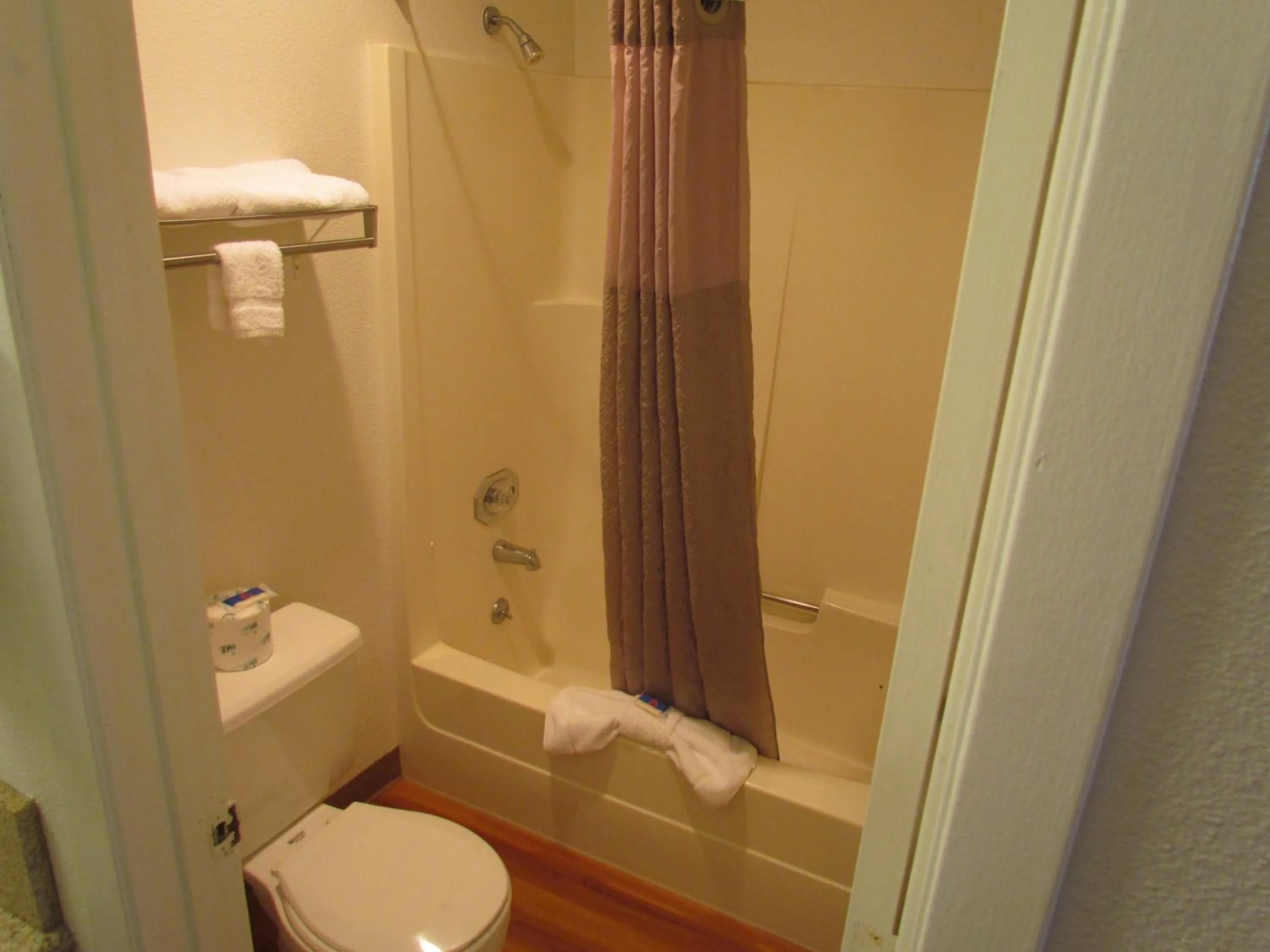 Bathroom in Motel 6-Vancouver, WA