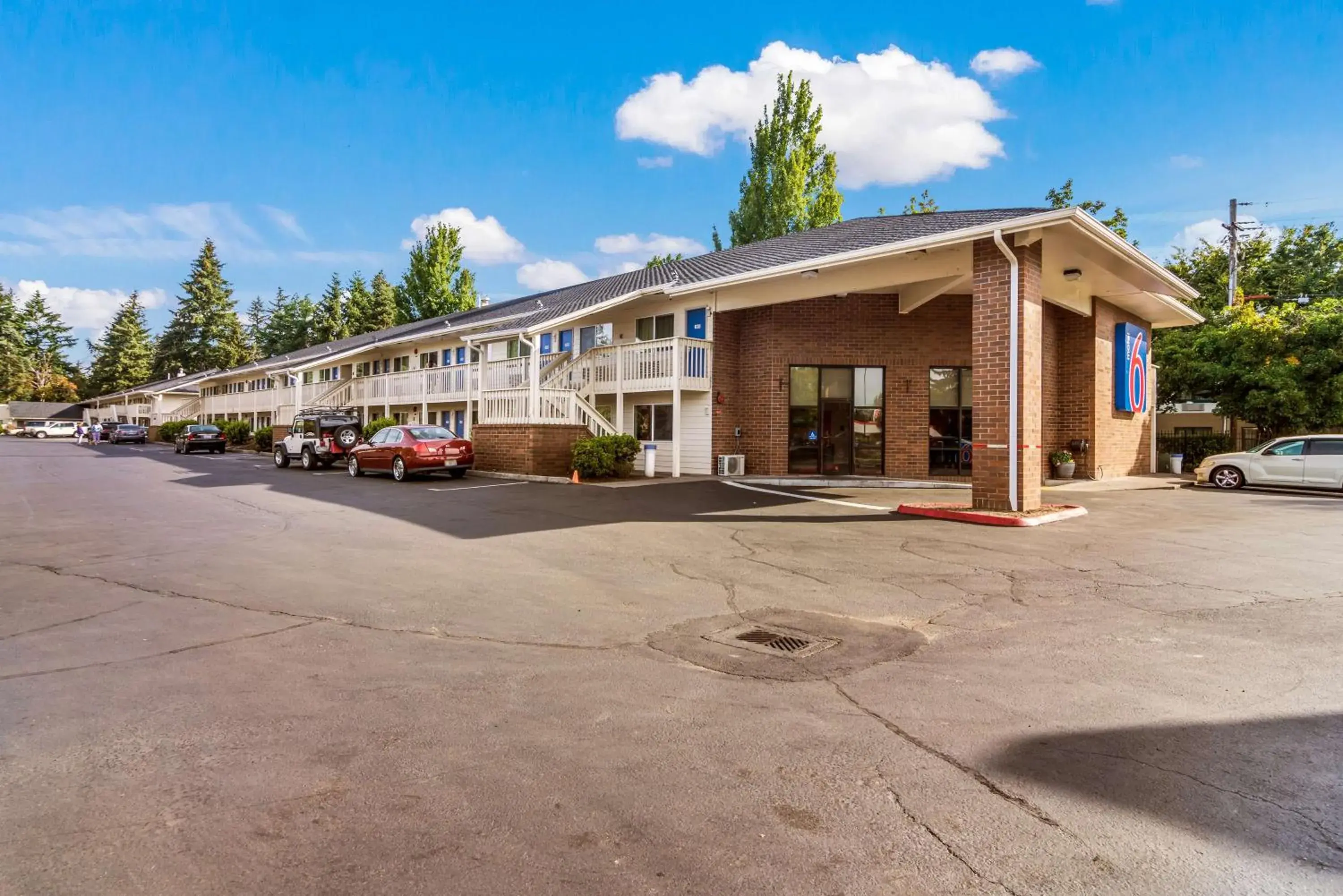 Property building in Motel 6-Vancouver, WA Property building in Motel 6-Vancouver, WA