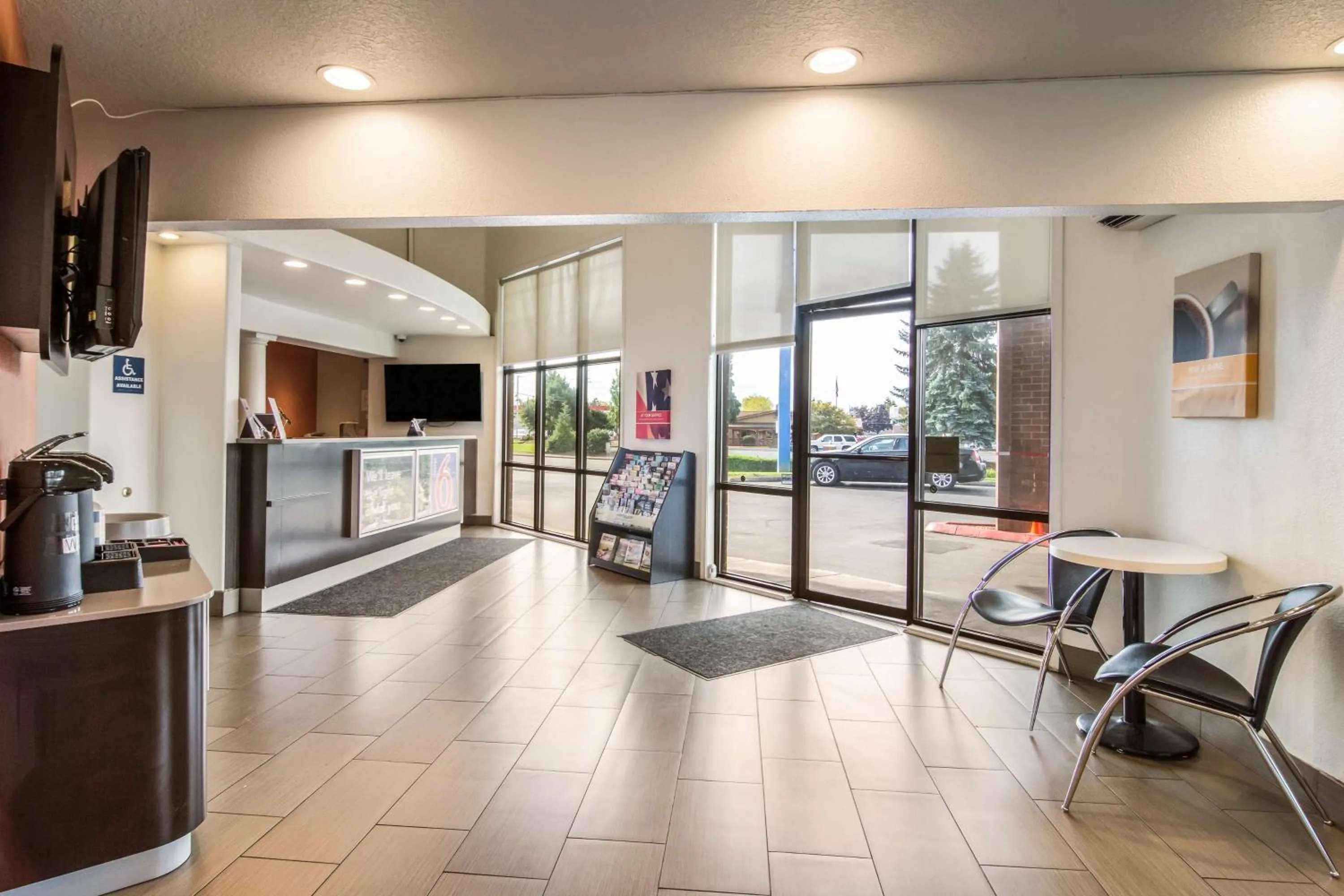 TV and multimedia in Motel 6-Vancouver, WA