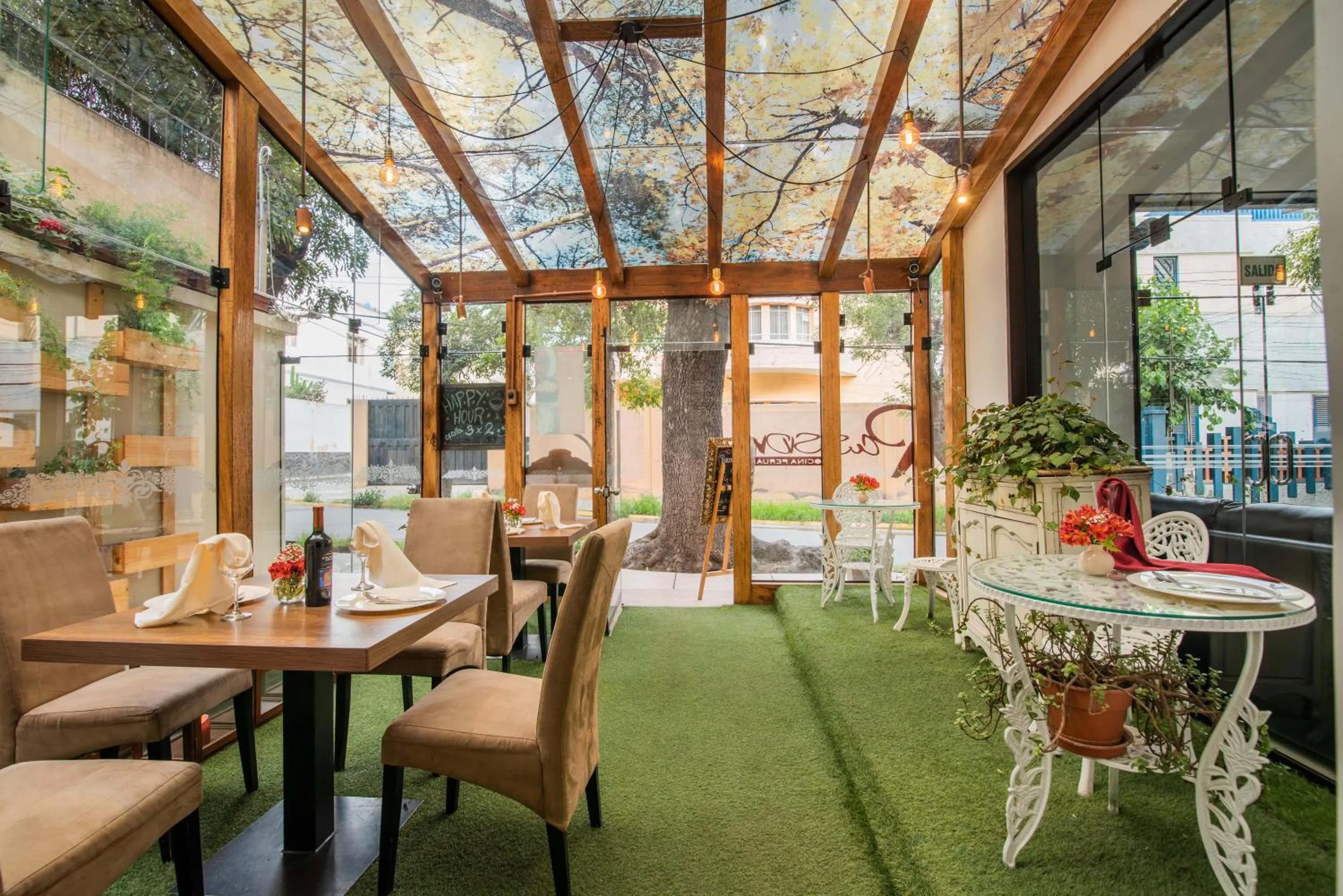 Restaurant/places to eat in Dreams Hotel Boutique