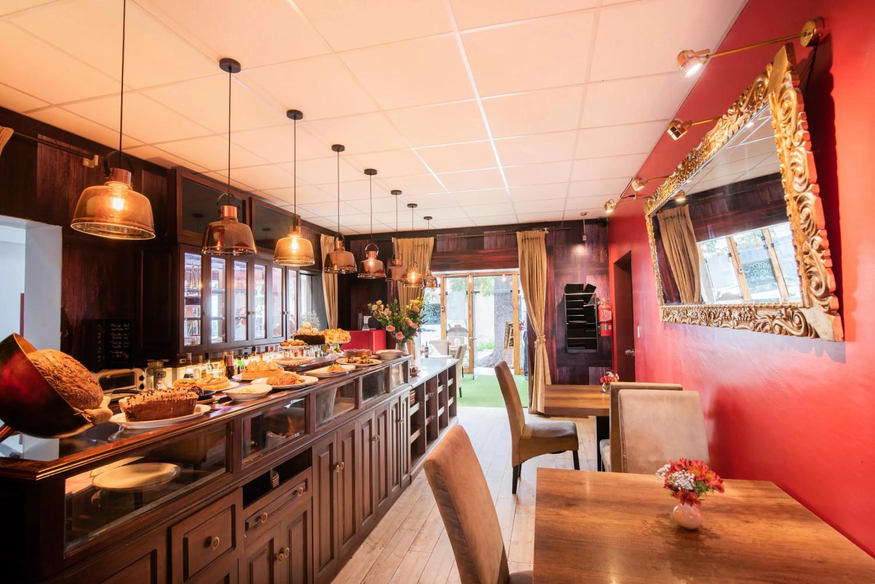 Restaurant/places to eat in Dreams Hotel Boutique